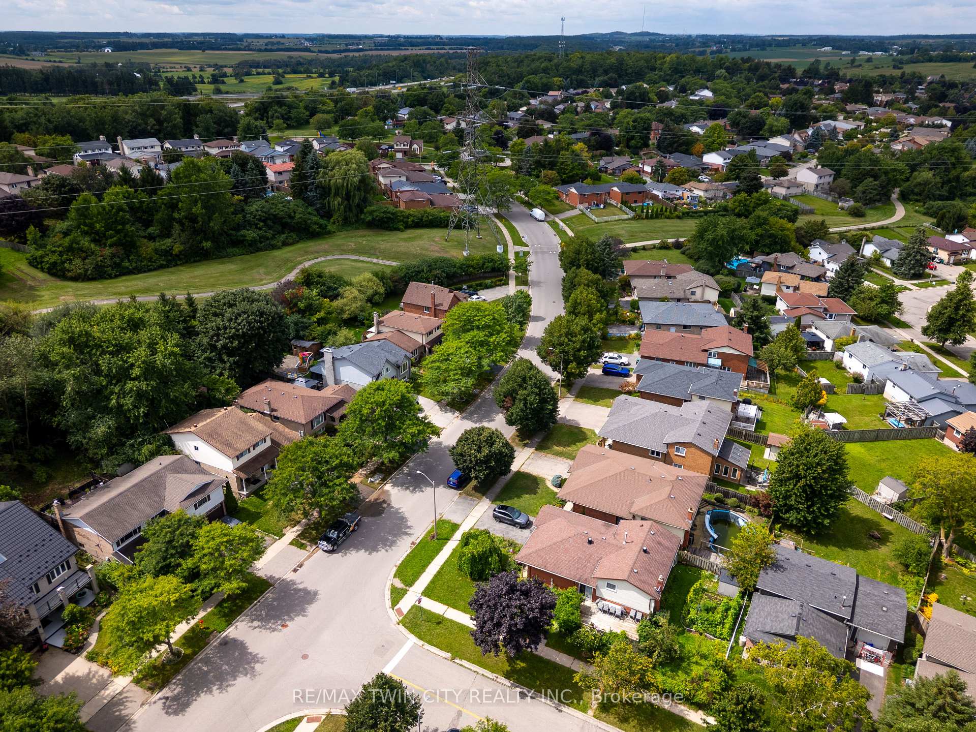 Photo 48 of 57 Yellow Birch Drive, Kitchener, Forest Heights — HOMEH
