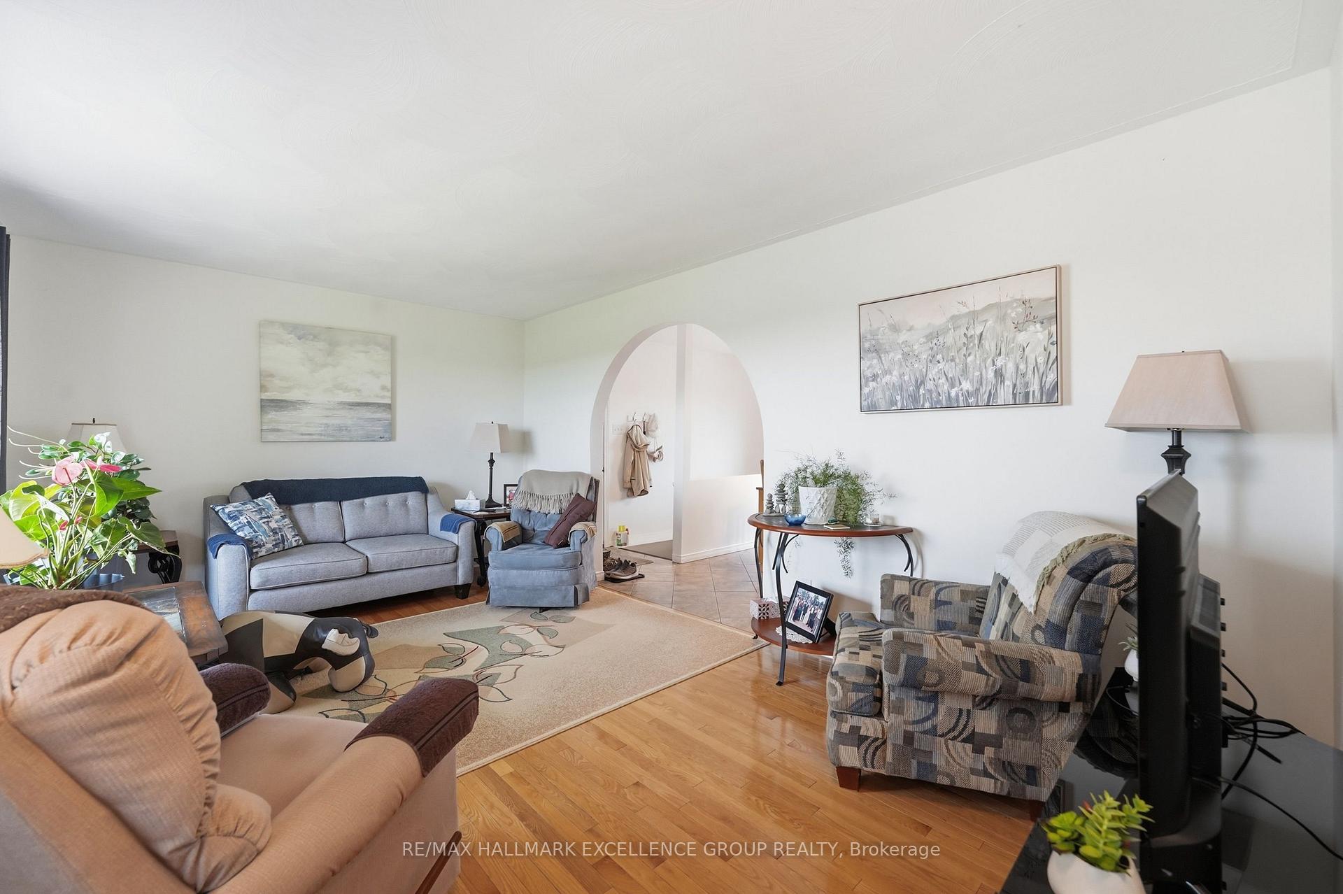 Photo 5 of 3160 Dunning Road, Ottawa, Cumberland West — HOMEH