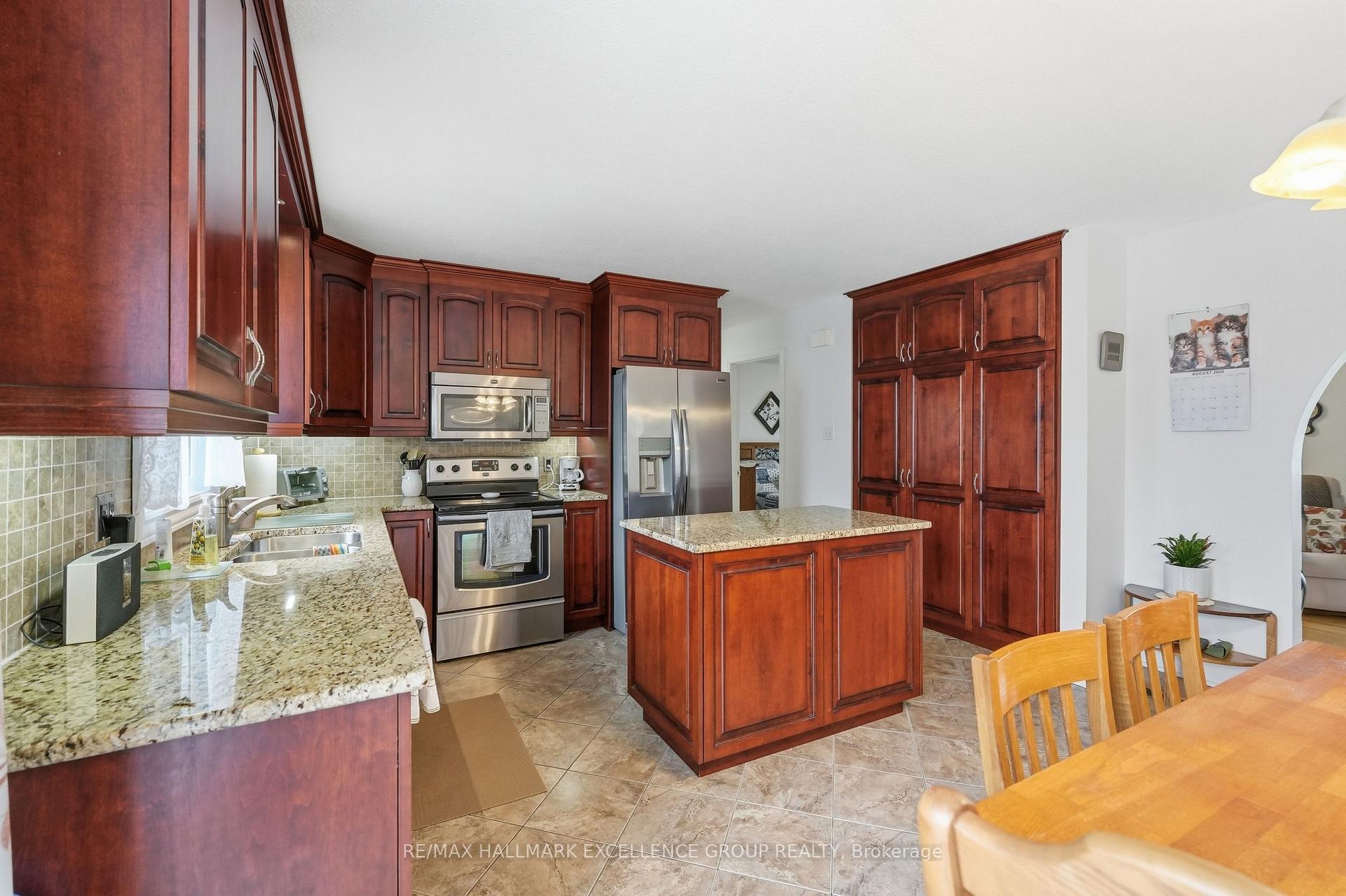 Photo 9 of 3160 Dunning Road, Ottawa, Cumberland West — HOMEH