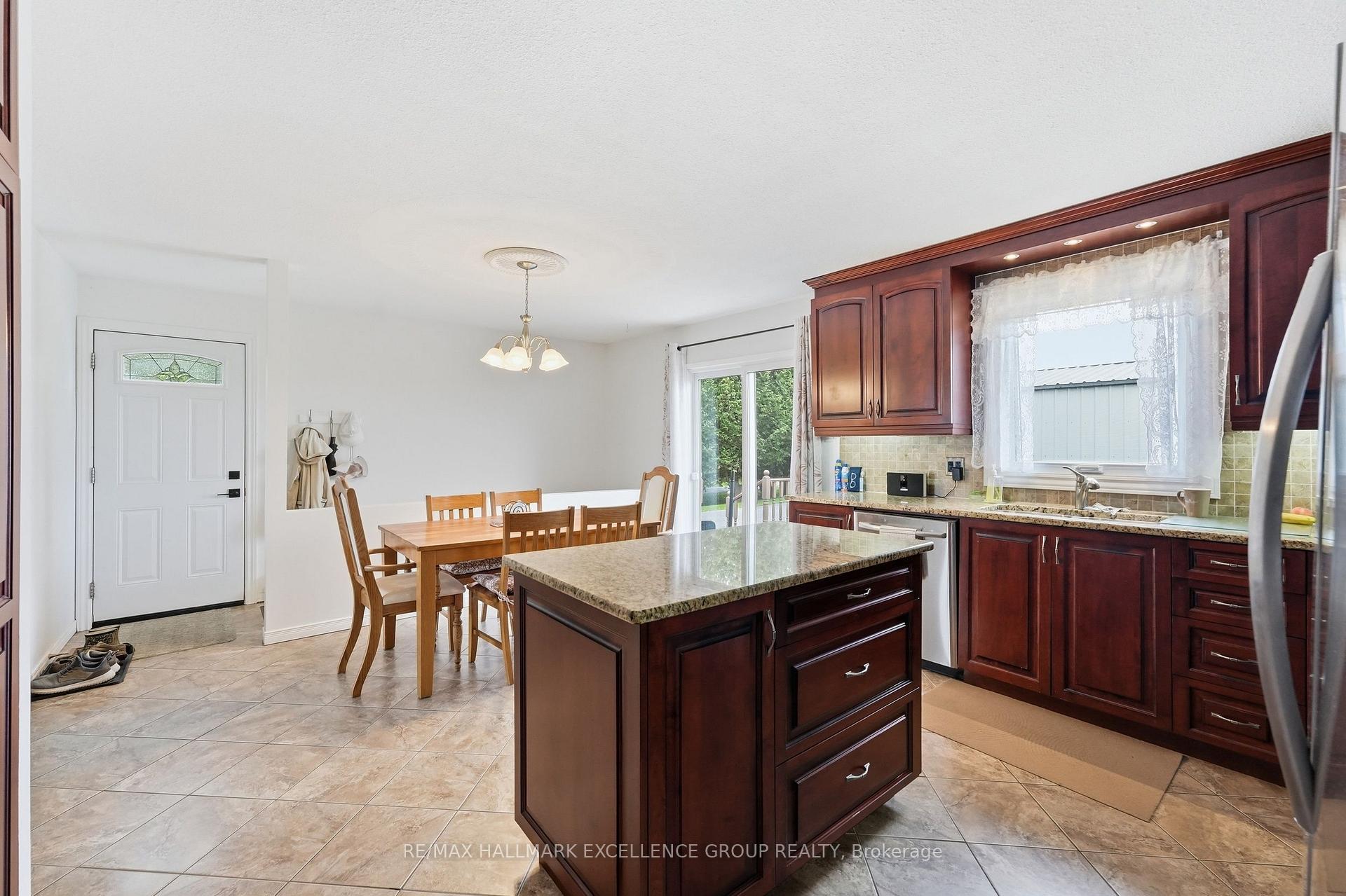 Photo 12 of 3160 Dunning Road, Ottawa, Cumberland West — HOMEH