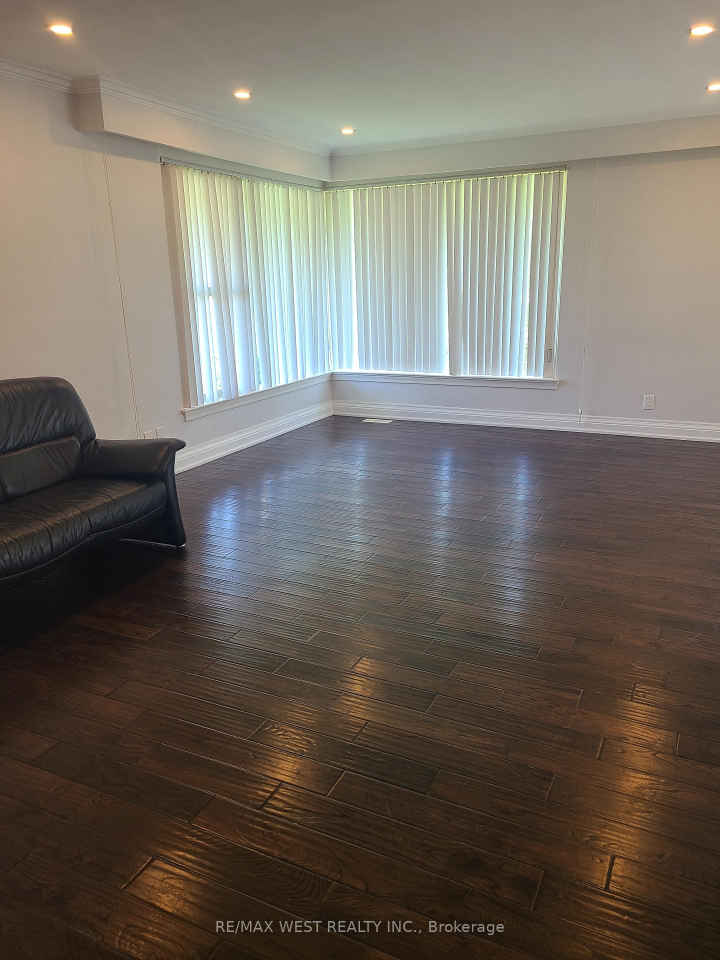 Photo 4 of 43 Playfair Avenue, North York, Yorkdale-Glen Park — HOMEH