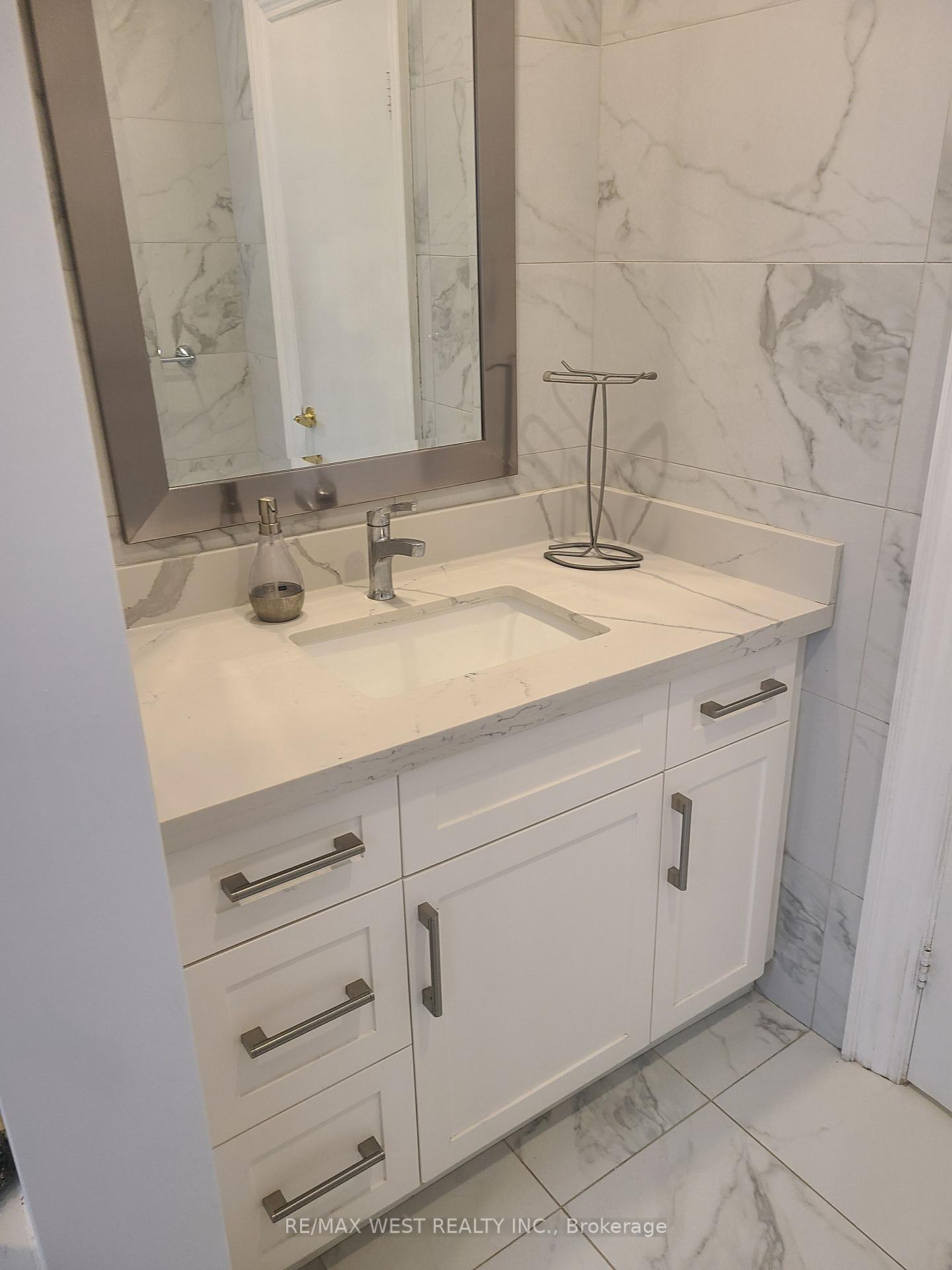 Photo 7 of 43 Playfair Avenue, North York, Yorkdale-Glen Park — HOMEH