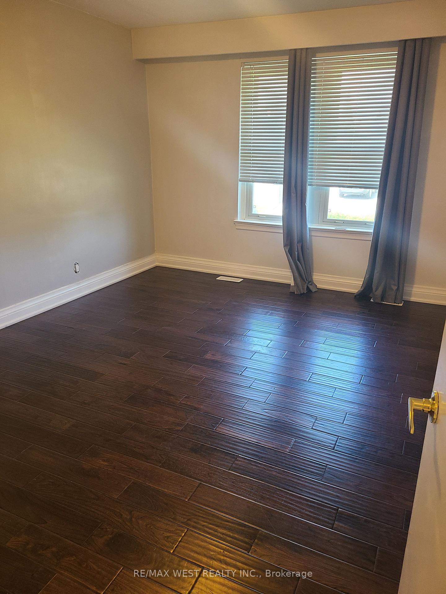 Photo 9 of 43 Playfair Avenue, North York, Yorkdale-Glen Park — HOMEH