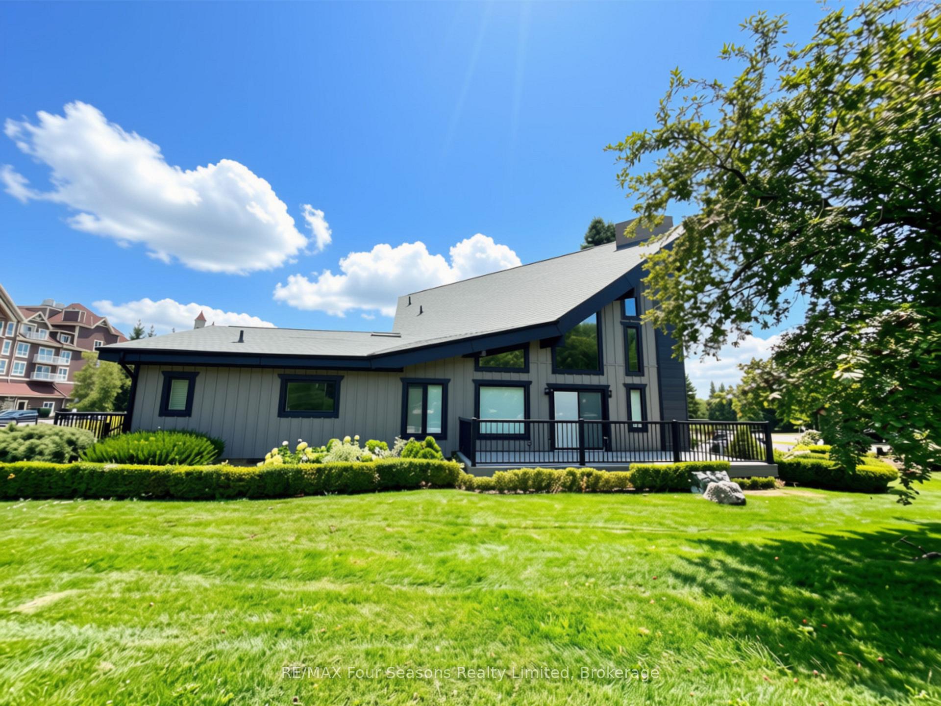 Photo 2 of 172 Carmichael Crescent, Blue Mountains — HOMEH
