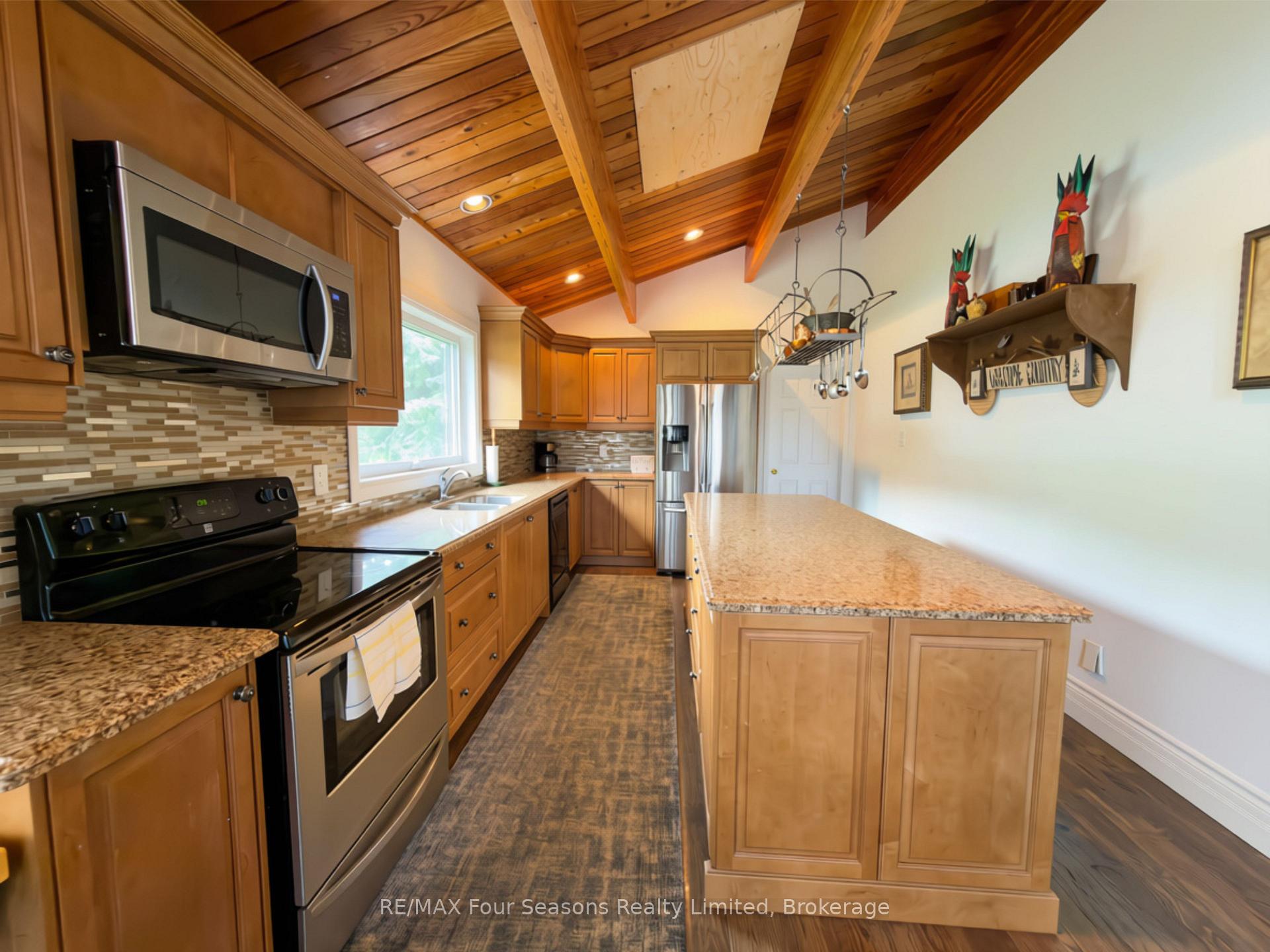 Photo 15 of 172 Carmichael Crescent, Blue Mountains — HOMEH