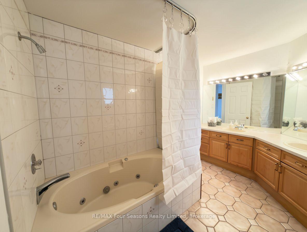 Photo 32 of 172 Carmichael Crescent, Blue Mountains — HOMEH