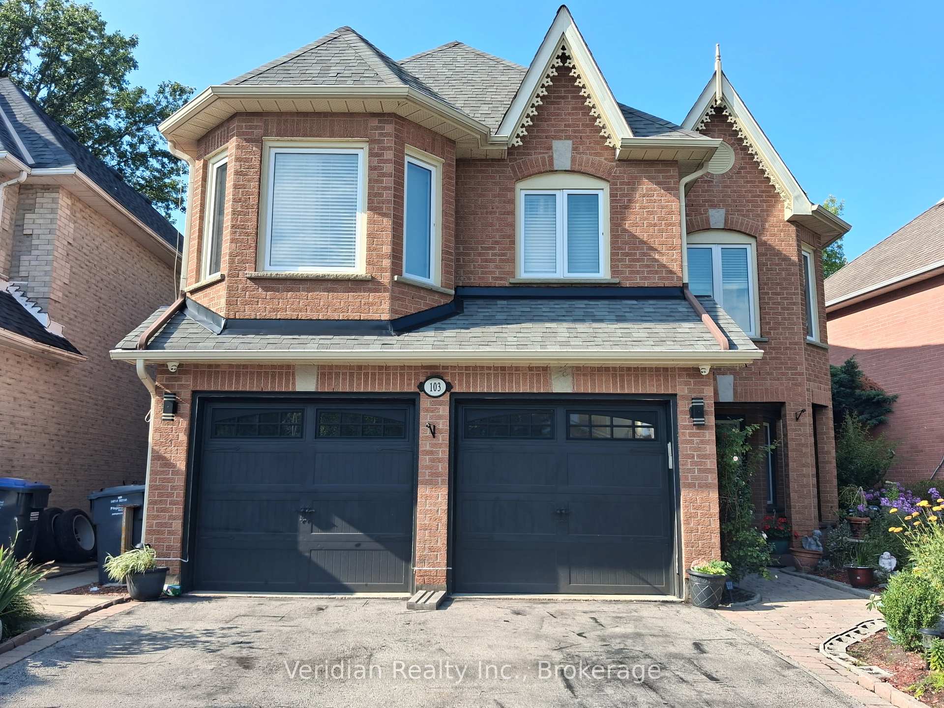 Photo 2 of 103 Vivians Crescent, Brampton, Fletcher's West — HOMEH
