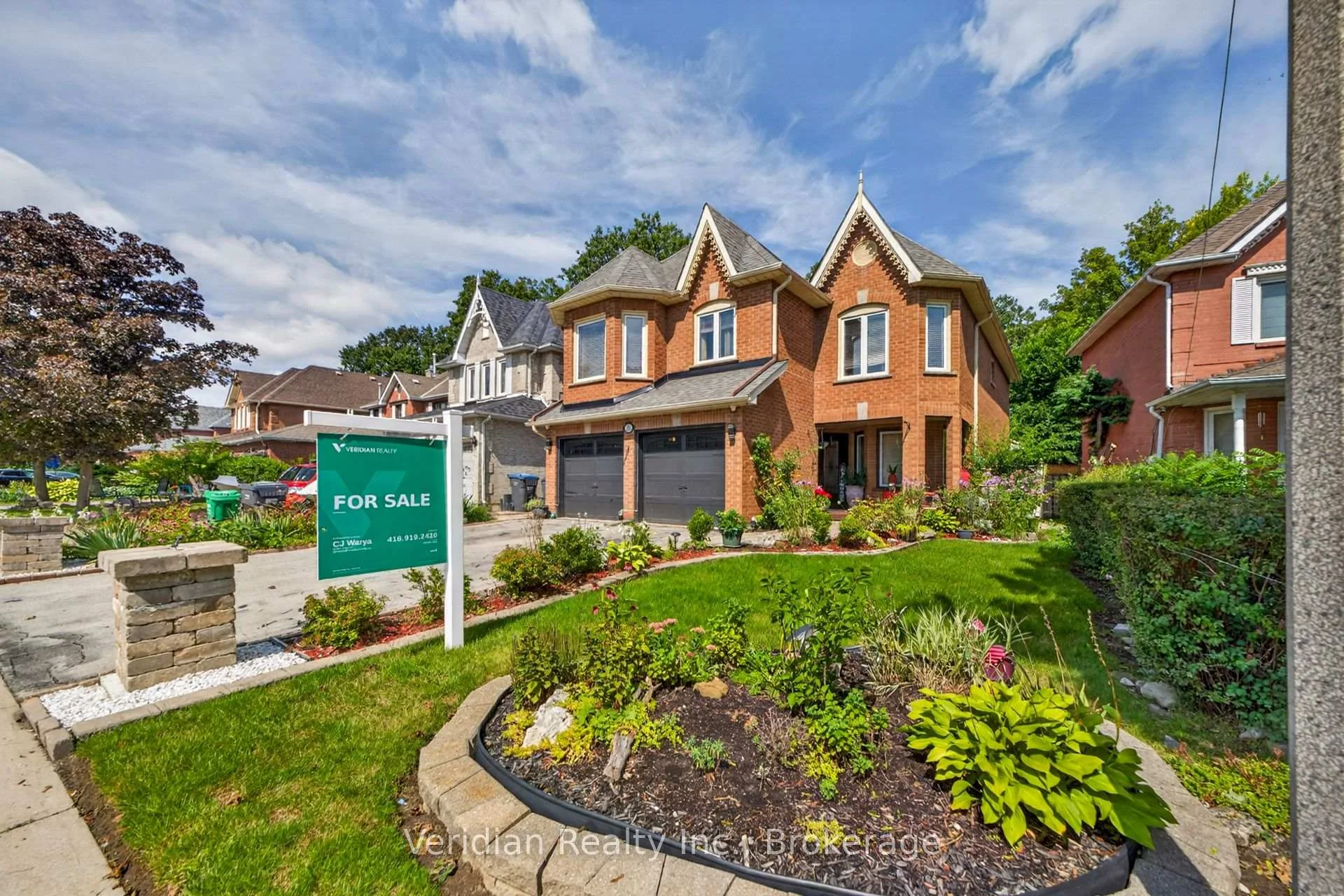 Photo 3 of 103 Vivians Crescent, Brampton, Fletcher's West — HOMEH