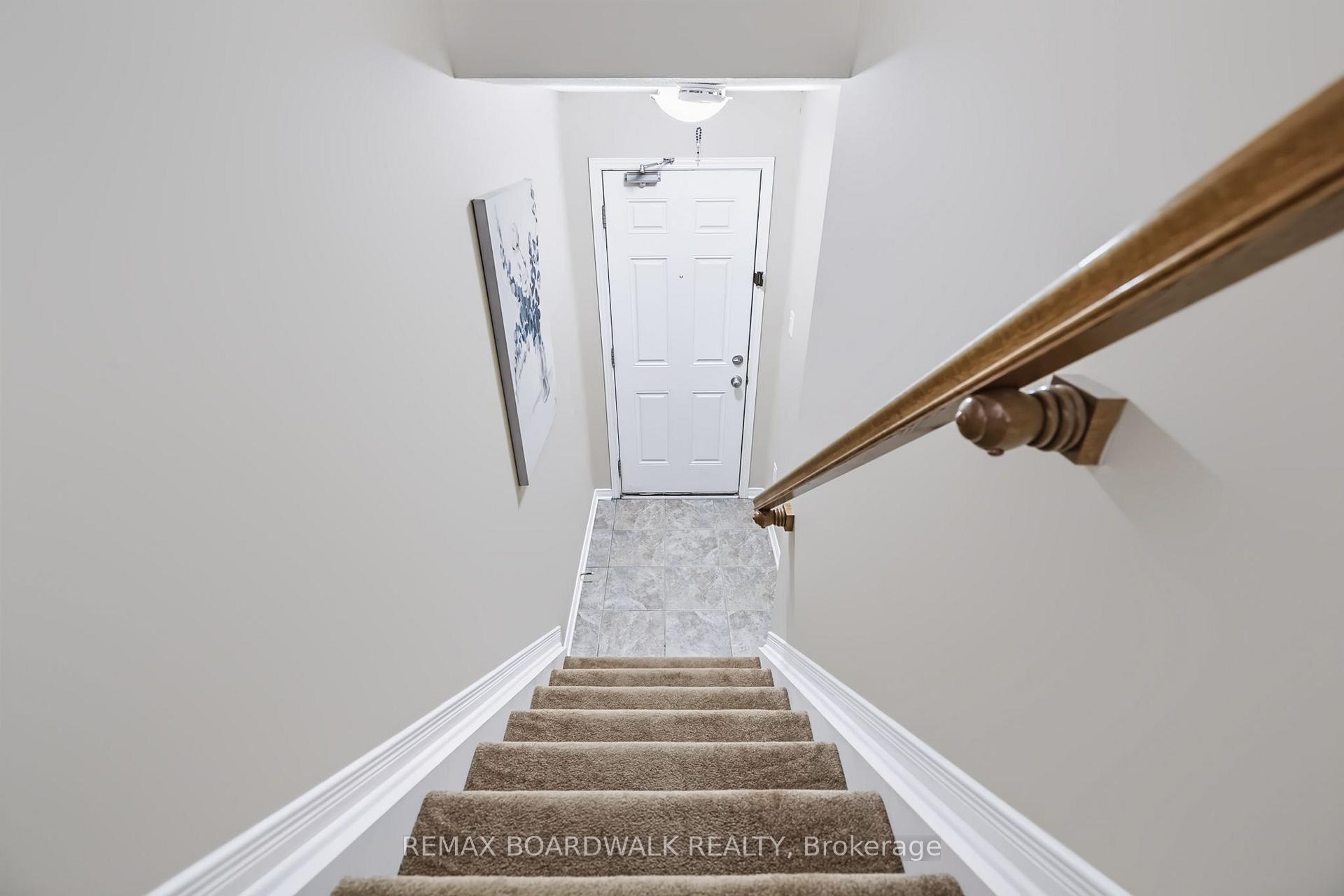 Photo 5 of 312 Galston Private, Ottawa, Mer Bleue/Bradley Estates/Anderson Park — HOMEH