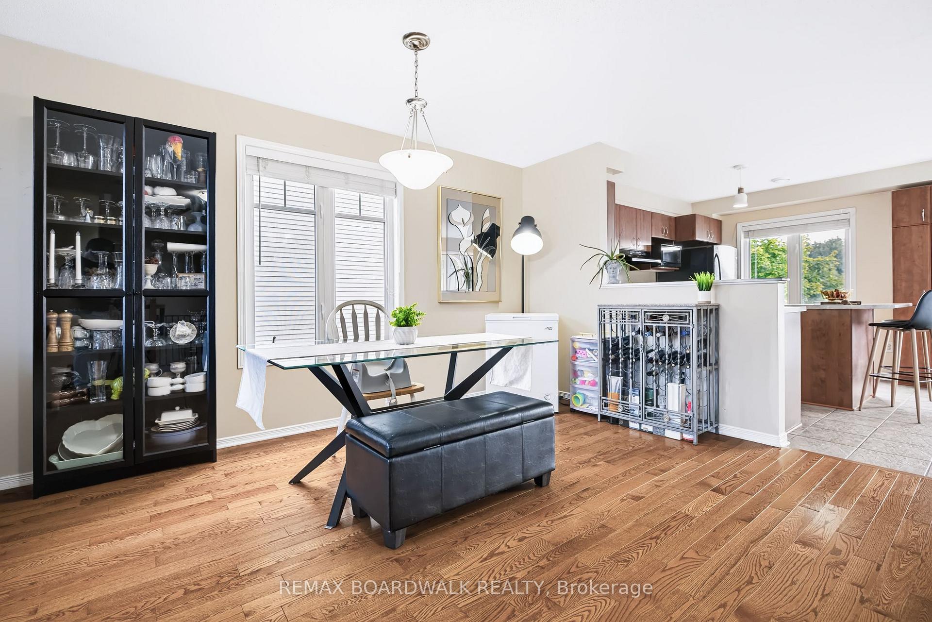Photo 11 of 312 Galston Private, Ottawa, Mer Bleue/Bradley Estates/Anderson Park — HOMEH