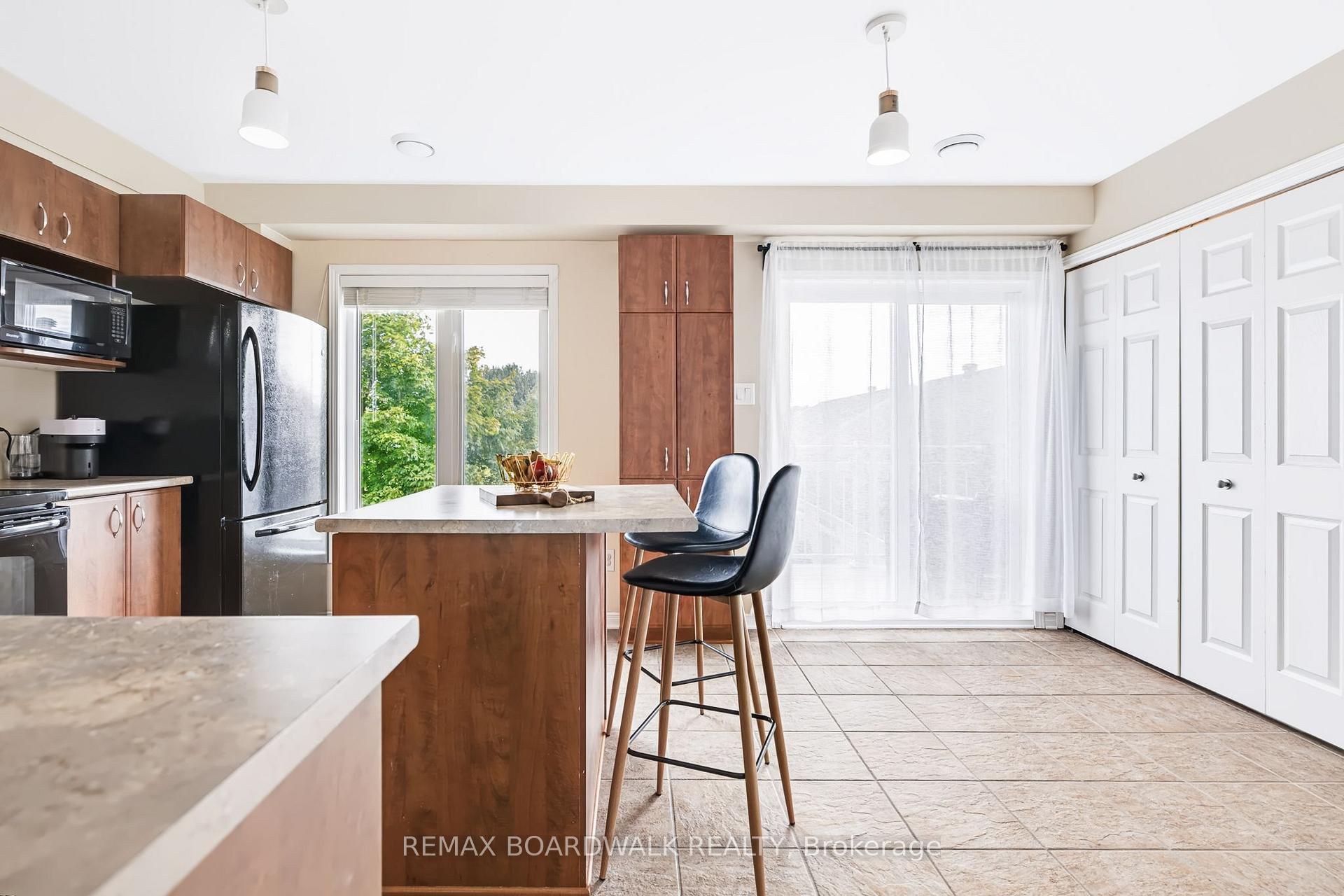 Photo 12 of 312 Galston Private, Ottawa, Mer Bleue/Bradley Estates/Anderson Park — HOMEH
