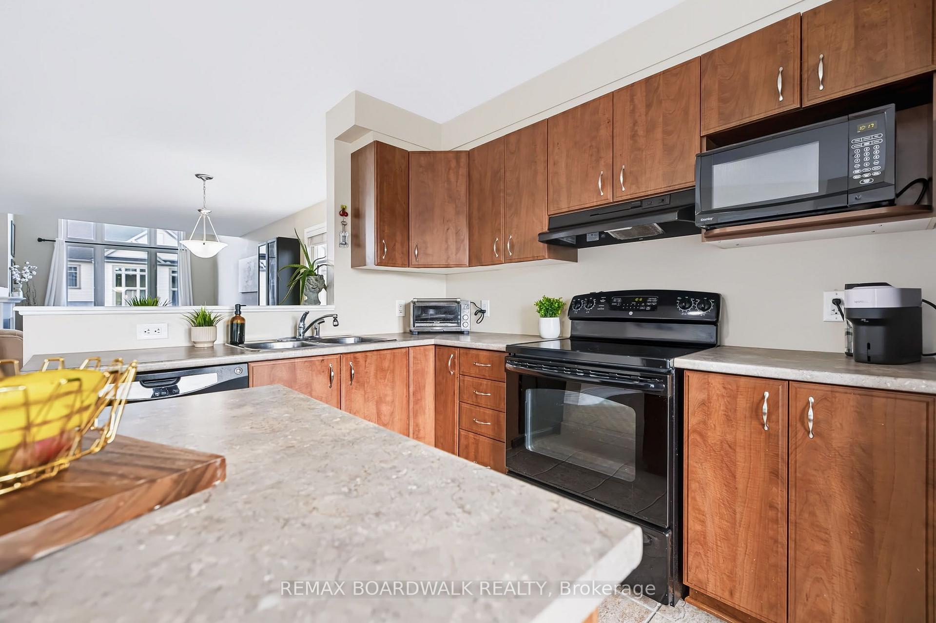Photo 15 of 312 Galston Private, Ottawa, Mer Bleue/Bradley Estates/Anderson Park — HOMEH