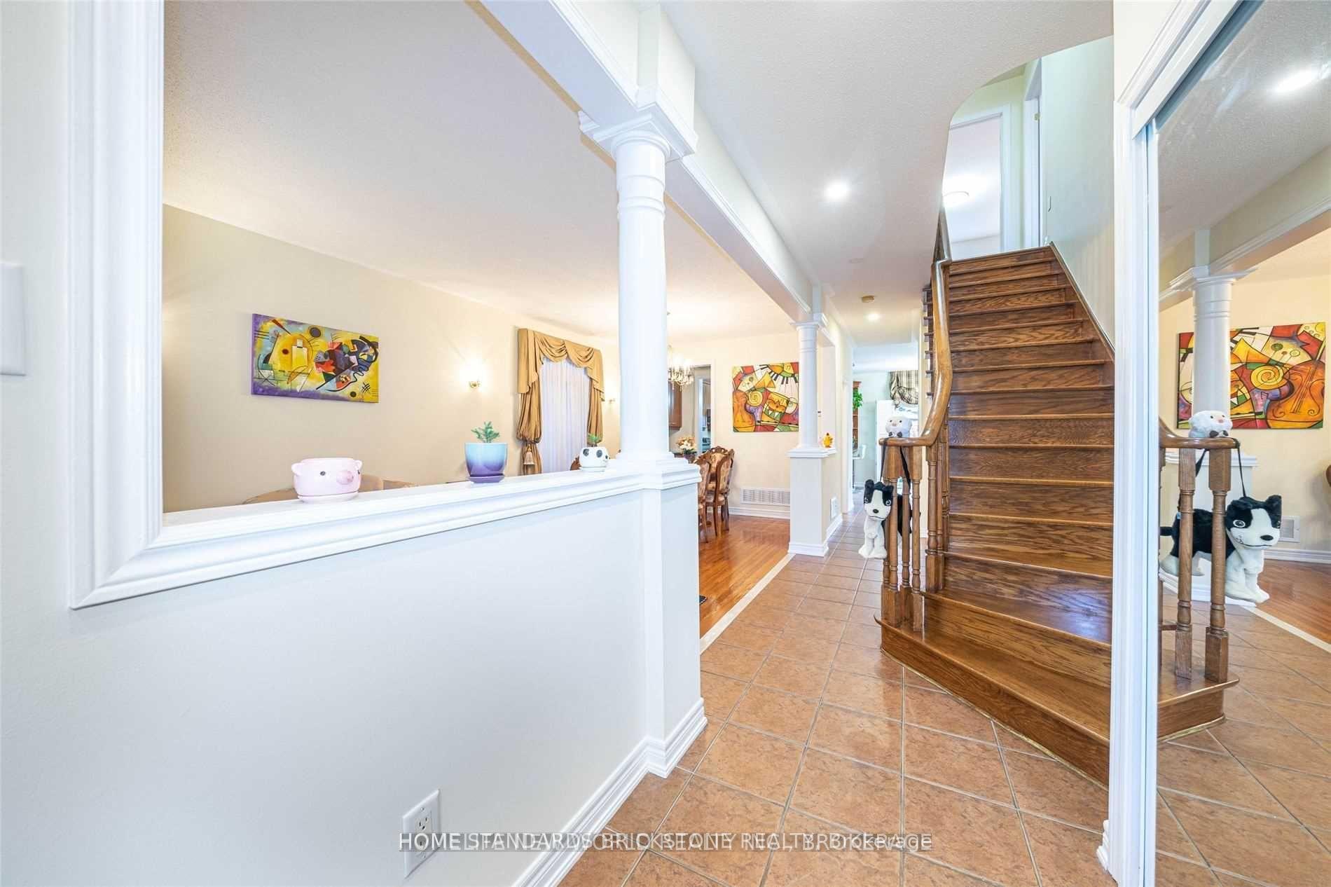 Photo 3 of 77 Summeridge Drive, Vaughan, Patterson — HOMEH