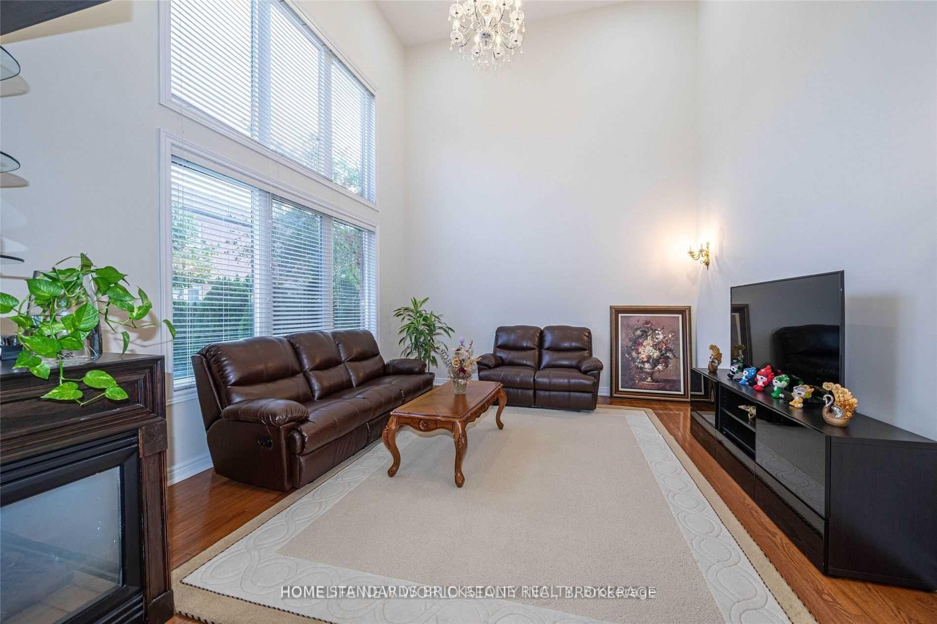 Photo 6 of 77 Summeridge Drive, Vaughan, Patterson — HOMEH