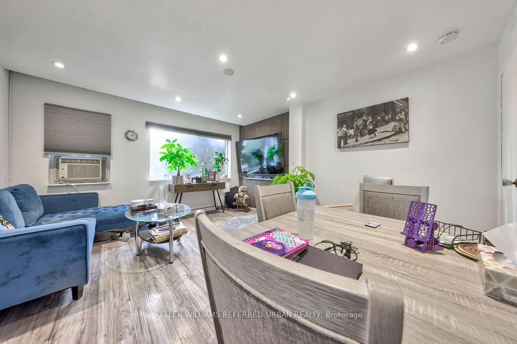 Photo 4 of 13 Teston Boulevard, Toronto, Rockcliffe-Smythe — HOMEH