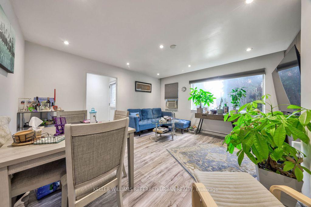 Photo 5 of 13 Teston Boulevard, Toronto, Rockcliffe-Smythe — HOMEH