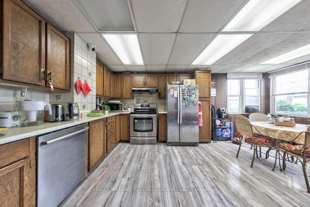 Photo 10 of 13 Teston Boulevard, Toronto, Rockcliffe-Smythe — HOMEH