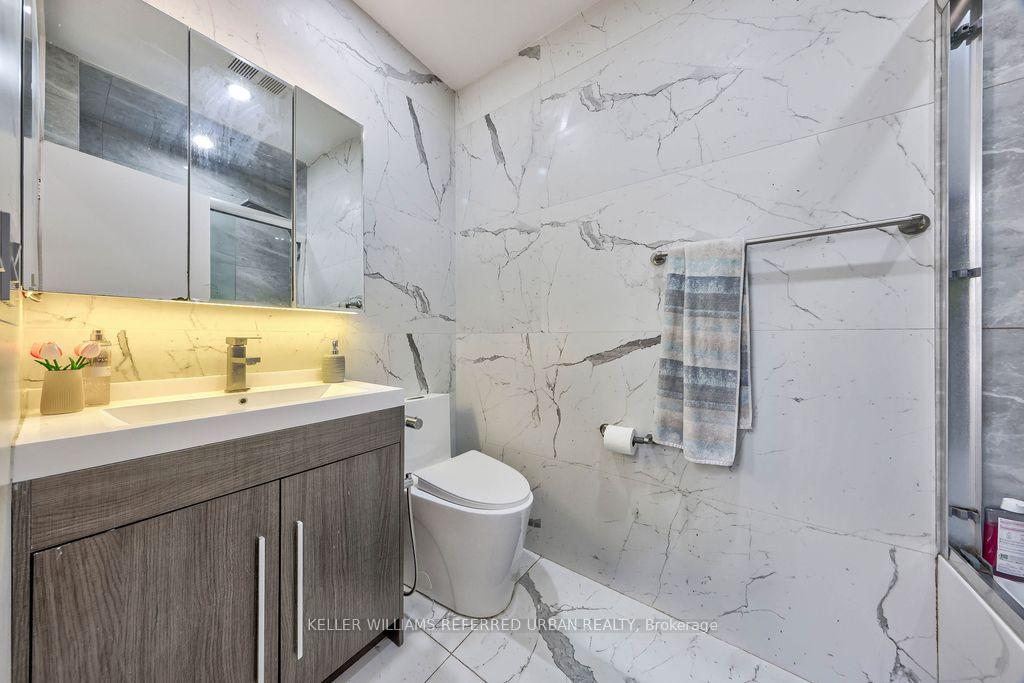 Photo 12 of 13 Teston Boulevard, Toronto, Rockcliffe-Smythe — HOMEH