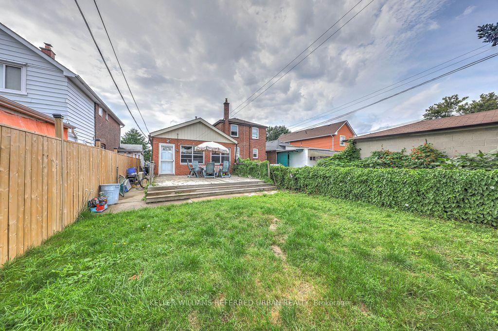 Photo 17 of 13 Teston Boulevard, Toronto, Rockcliffe-Smythe — HOMEH