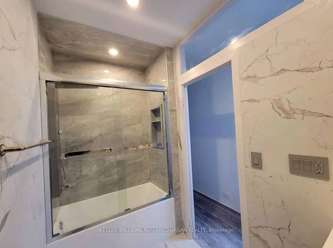 Photo 11 of 13 Teston Boulevard, Toronto, Rockcliffe-Smythe — HOMEH