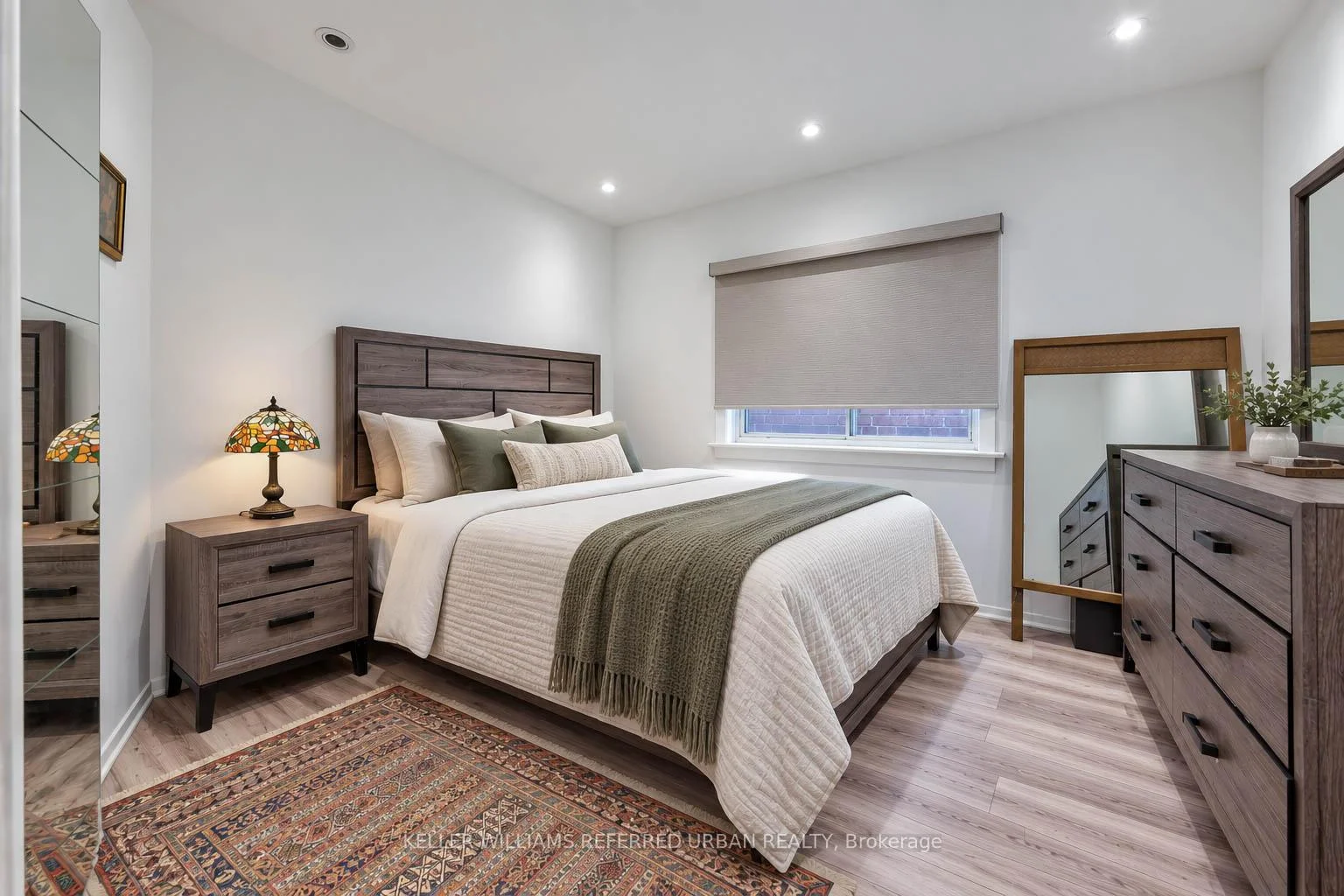 Photo 15 of 13 Teston Boulevard, Toronto, Rockcliffe-Smythe — HOMEH