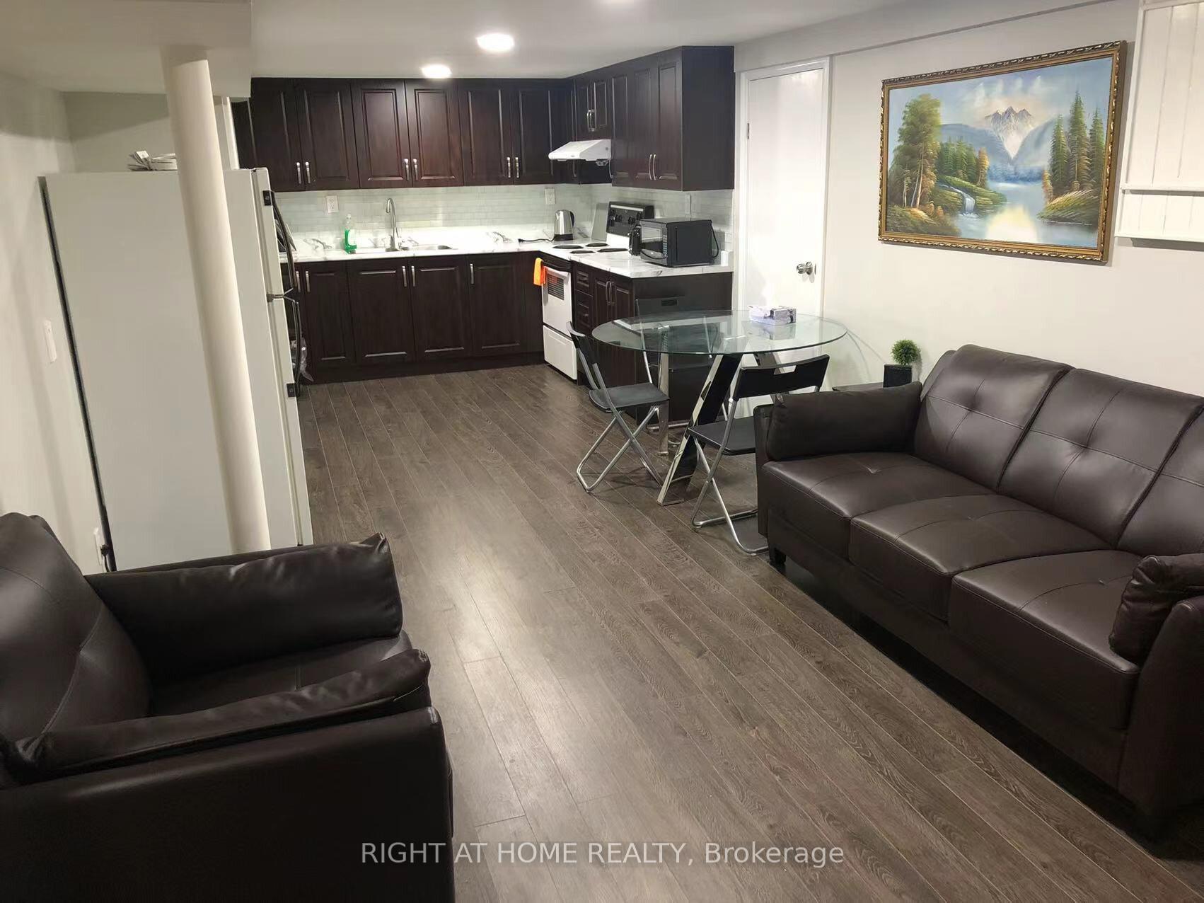 Photo 2 of 11 Galsworthy Drive, Markham, Bullock — HOMEH