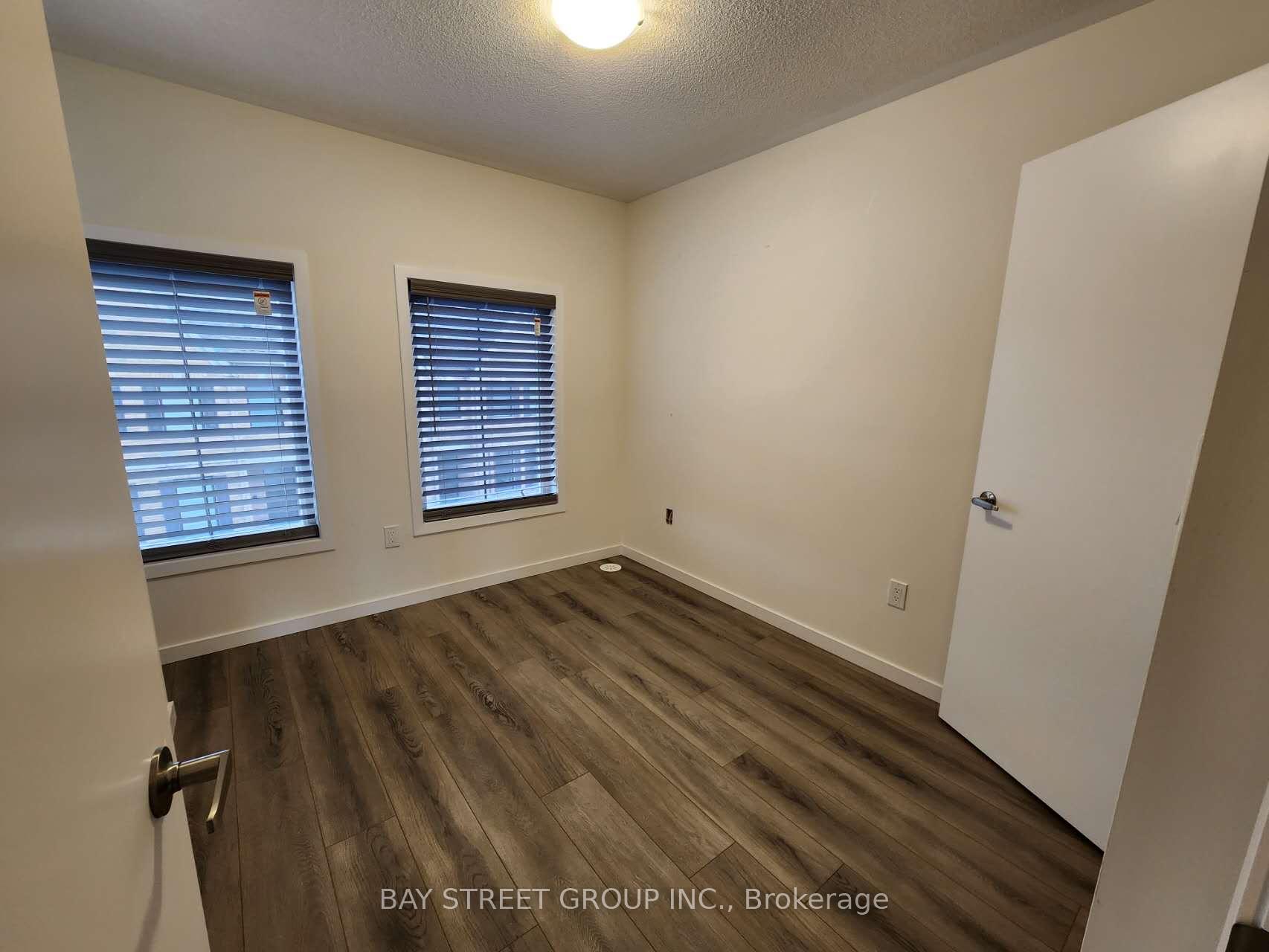 Photo 13 of 70 Seacoasts Circle, Vaughan, Maple — HOMEH
