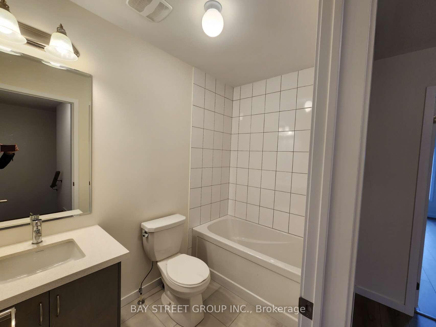 Photo 14 of 70 Seacoasts Circle, Vaughan, Maple — HOMEH