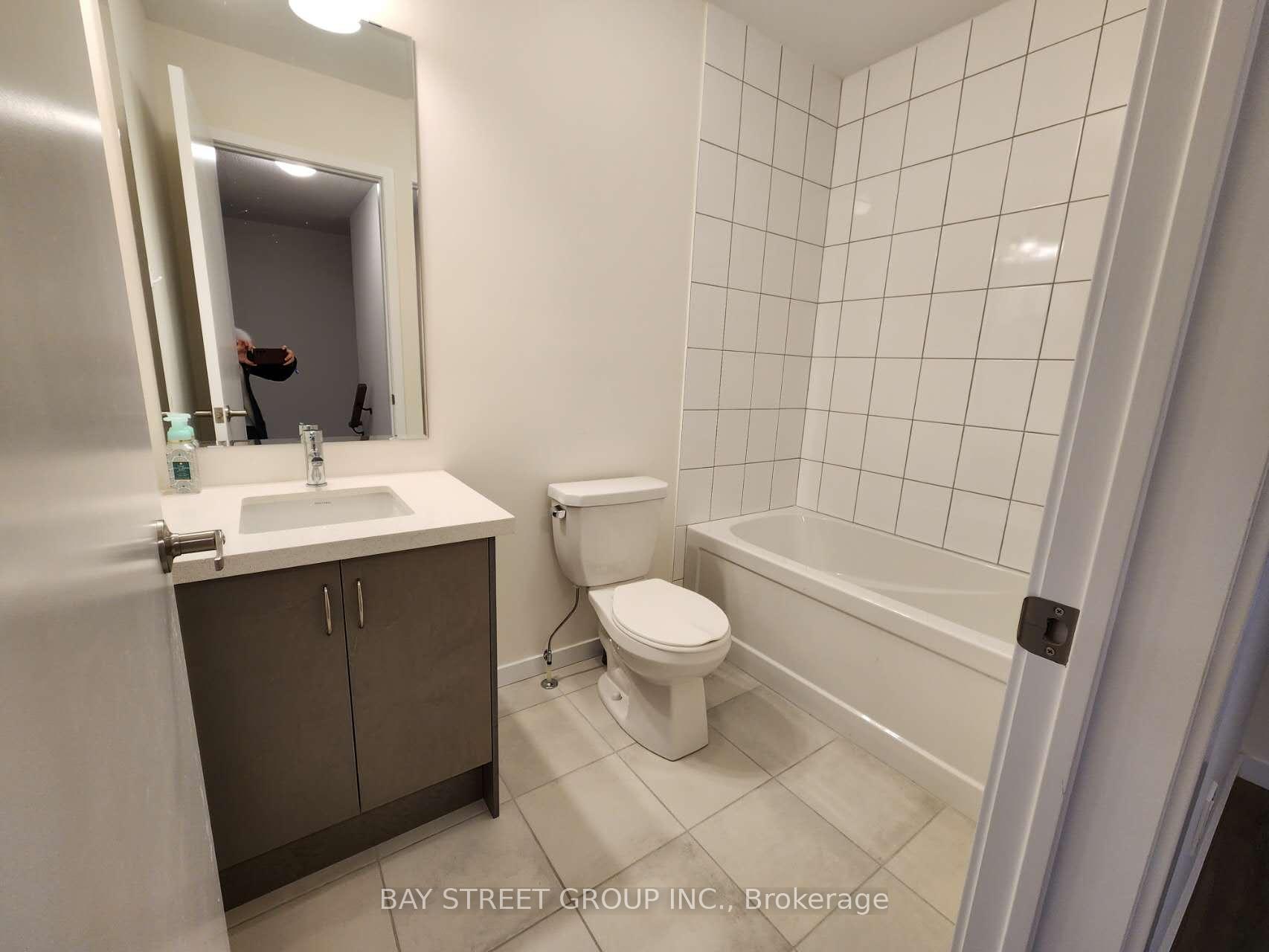 Photo 15 of 70 Seacoasts Circle, Vaughan, Maple — HOMEH