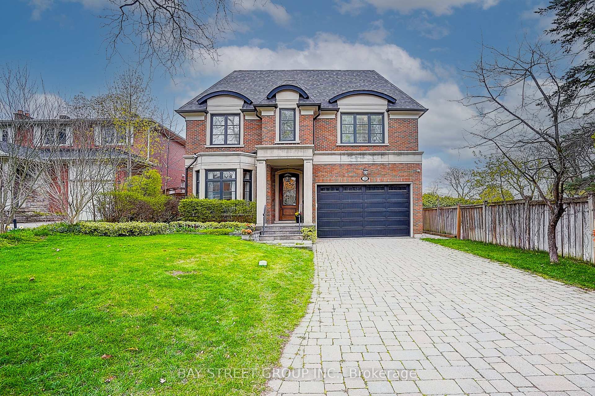 Photo 2 of 28 Carnwath Crescent, North York, St. Andrew-Windfields — HOMEH