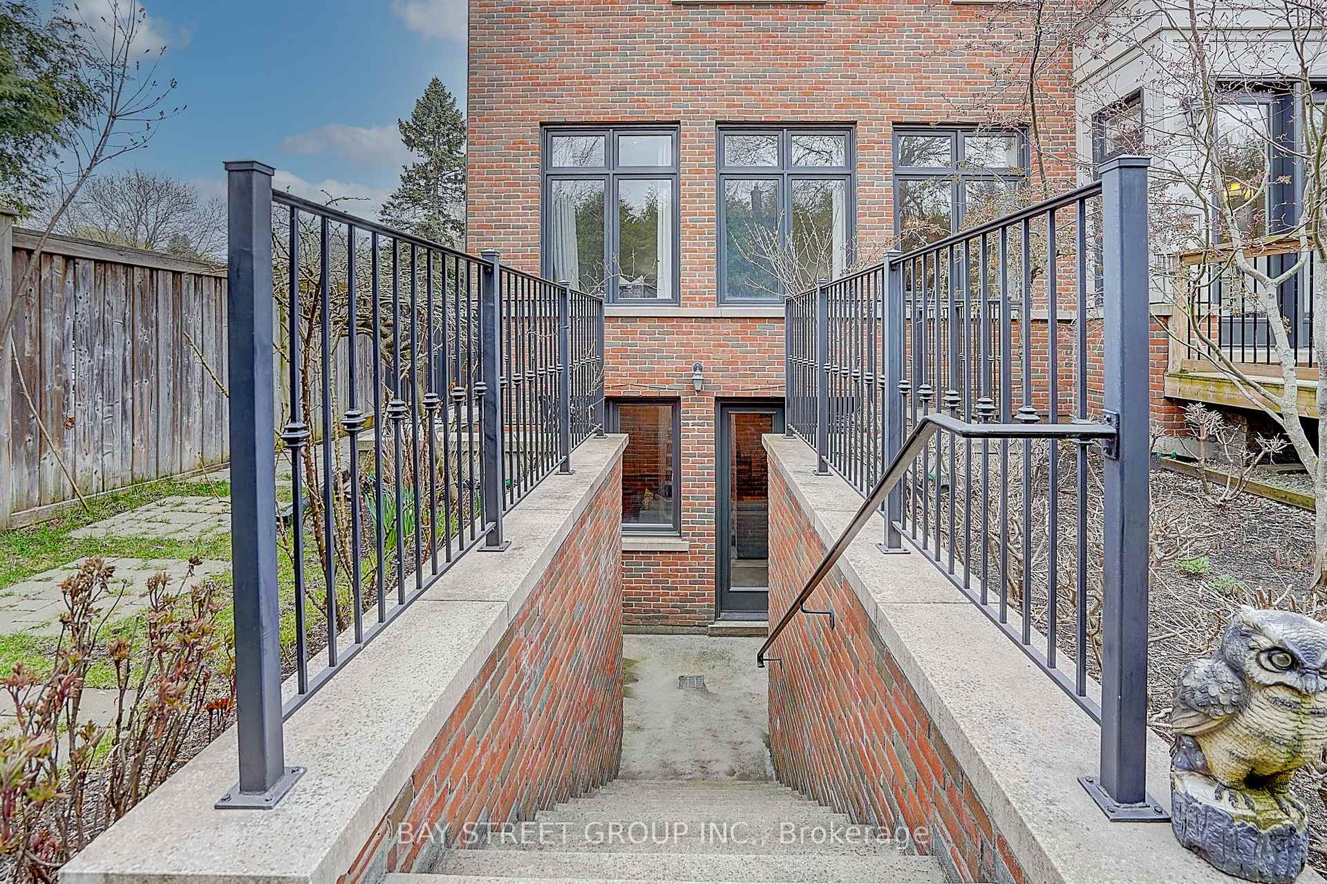 Photo 22 of 28 Carnwath Crescent, North York, St. Andrew-Windfields — HOMEH