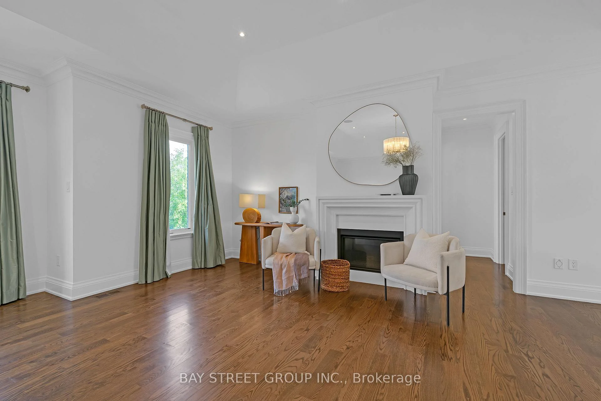 Photo 49 of 28 Carnwath Crescent, North York, St. Andrew-Windfields — HOMEH