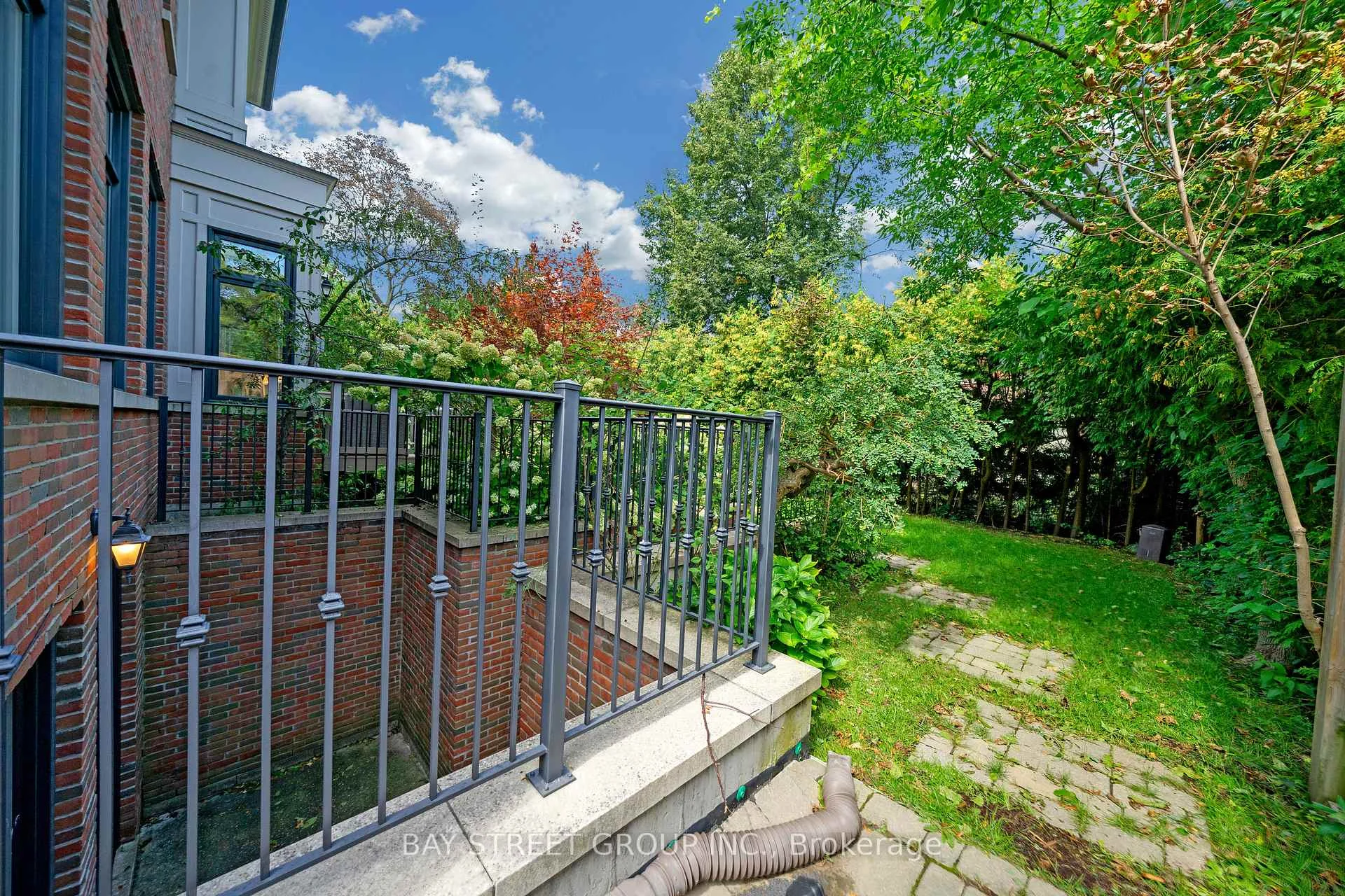 Photo 98 of 28 Carnwath Crescent, North York, St. Andrew-Windfields — HOMEH