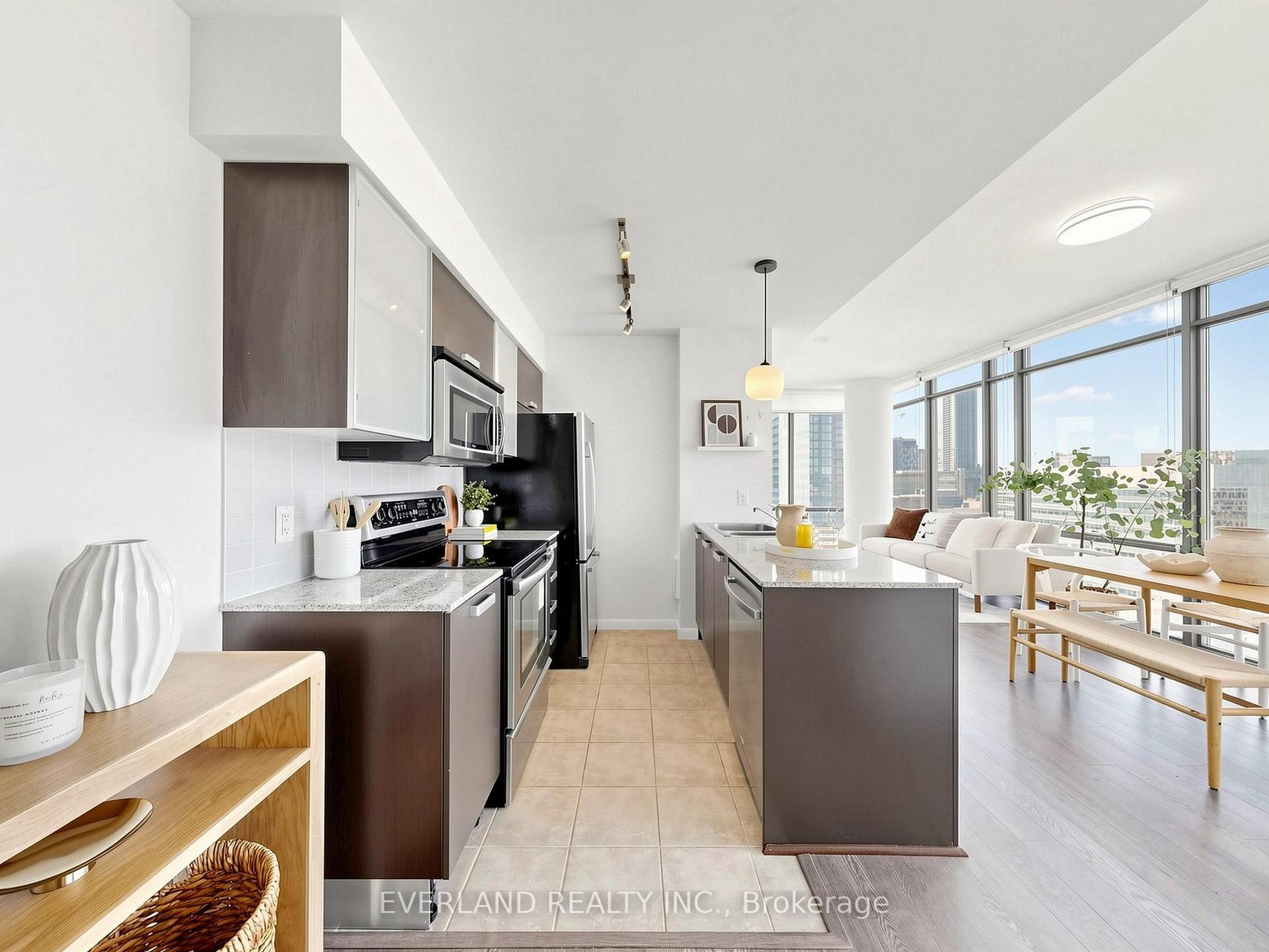 Photo 7 of Unit 2303, 38 Grenville Street, Toronto, Bay Street Corridor — HOMEH