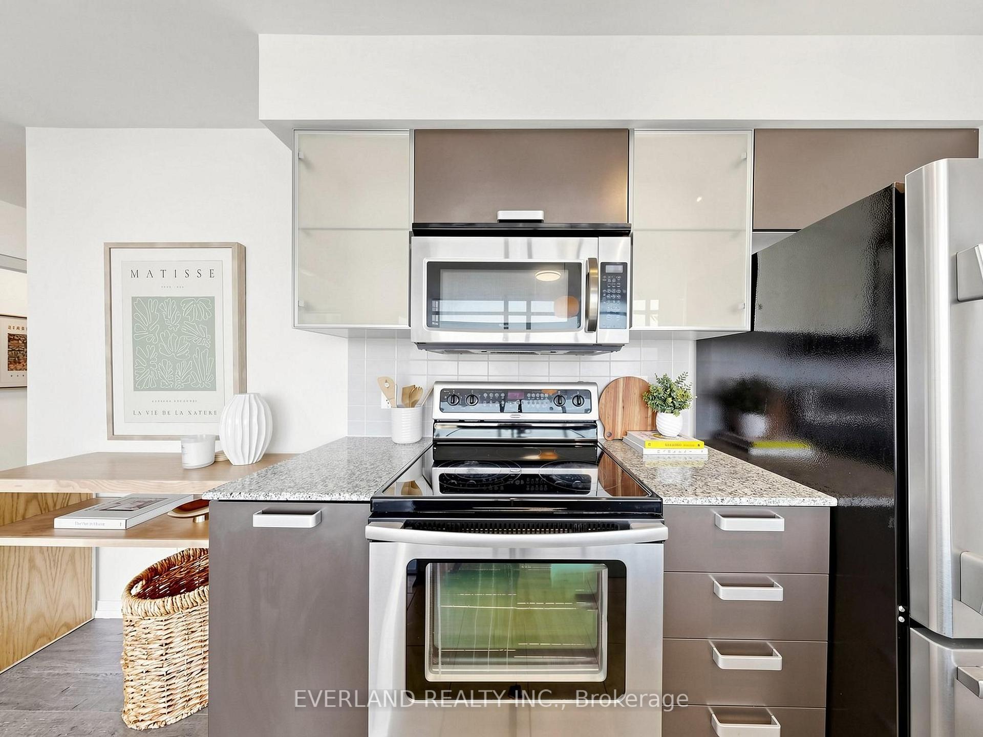 Photo 8 of Unit 2303, 38 Grenville Street, Toronto, Bay Street Corridor — HOMEH
