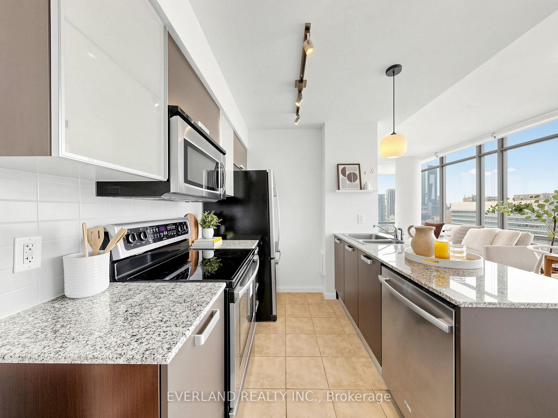 Photo 10 of Unit 2303, 38 Grenville Street, Toronto, Bay Street Corridor — HOMEH