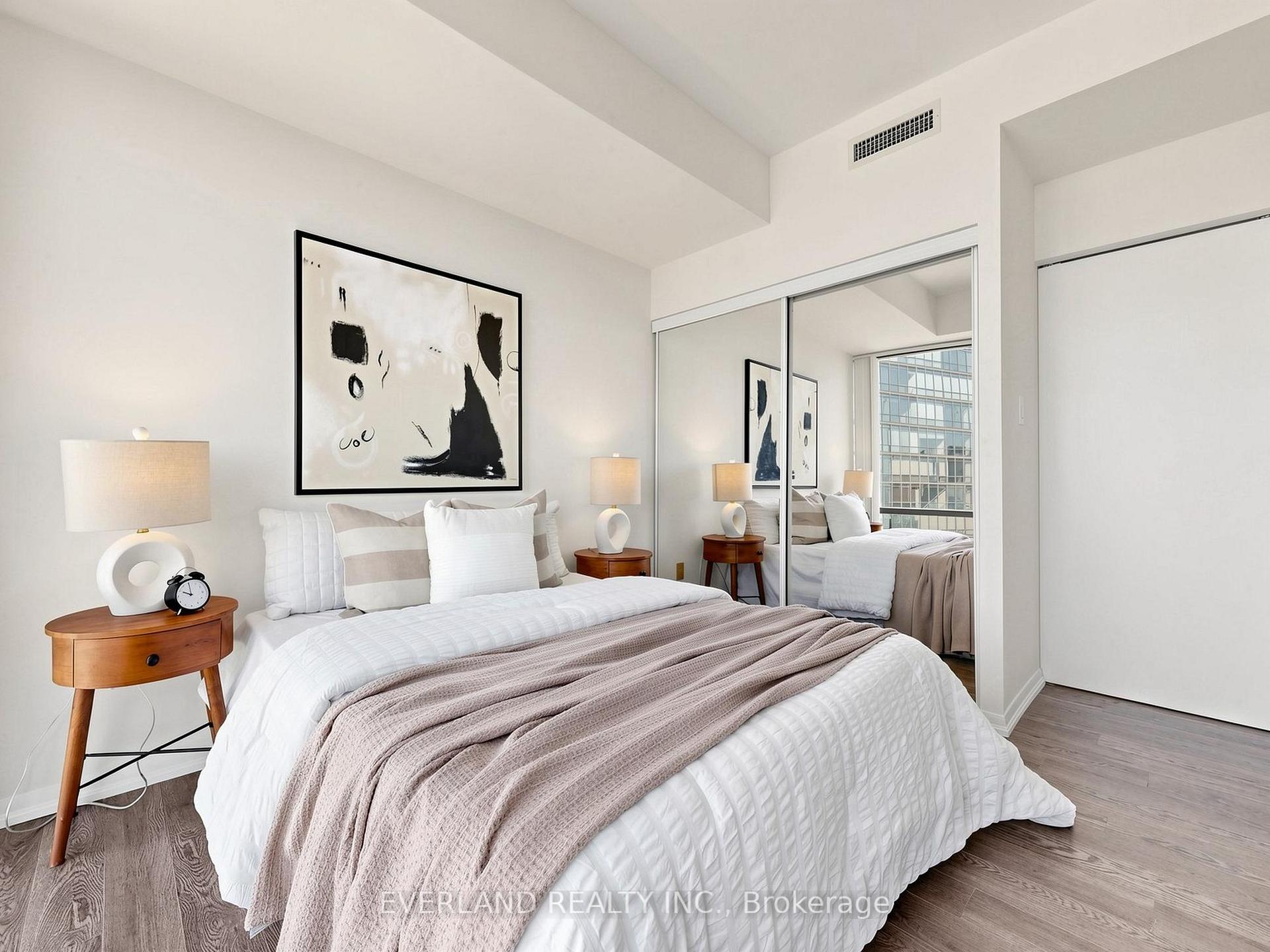 Photo 12 of Unit 2303, 38 Grenville Street, Toronto, Bay Street Corridor — HOMEH