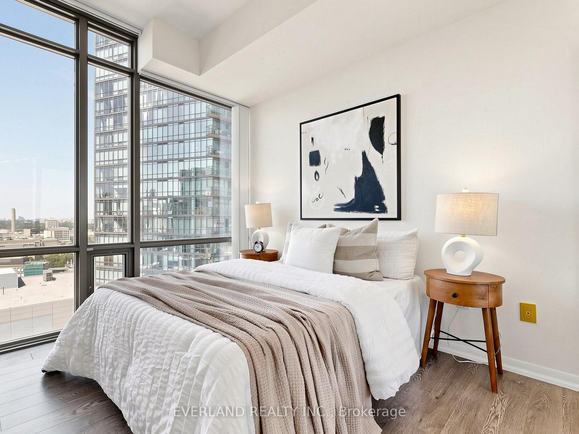 Photo 13 of Unit 2303, 38 Grenville Street, Toronto, Bay Street Corridor — HOMEH