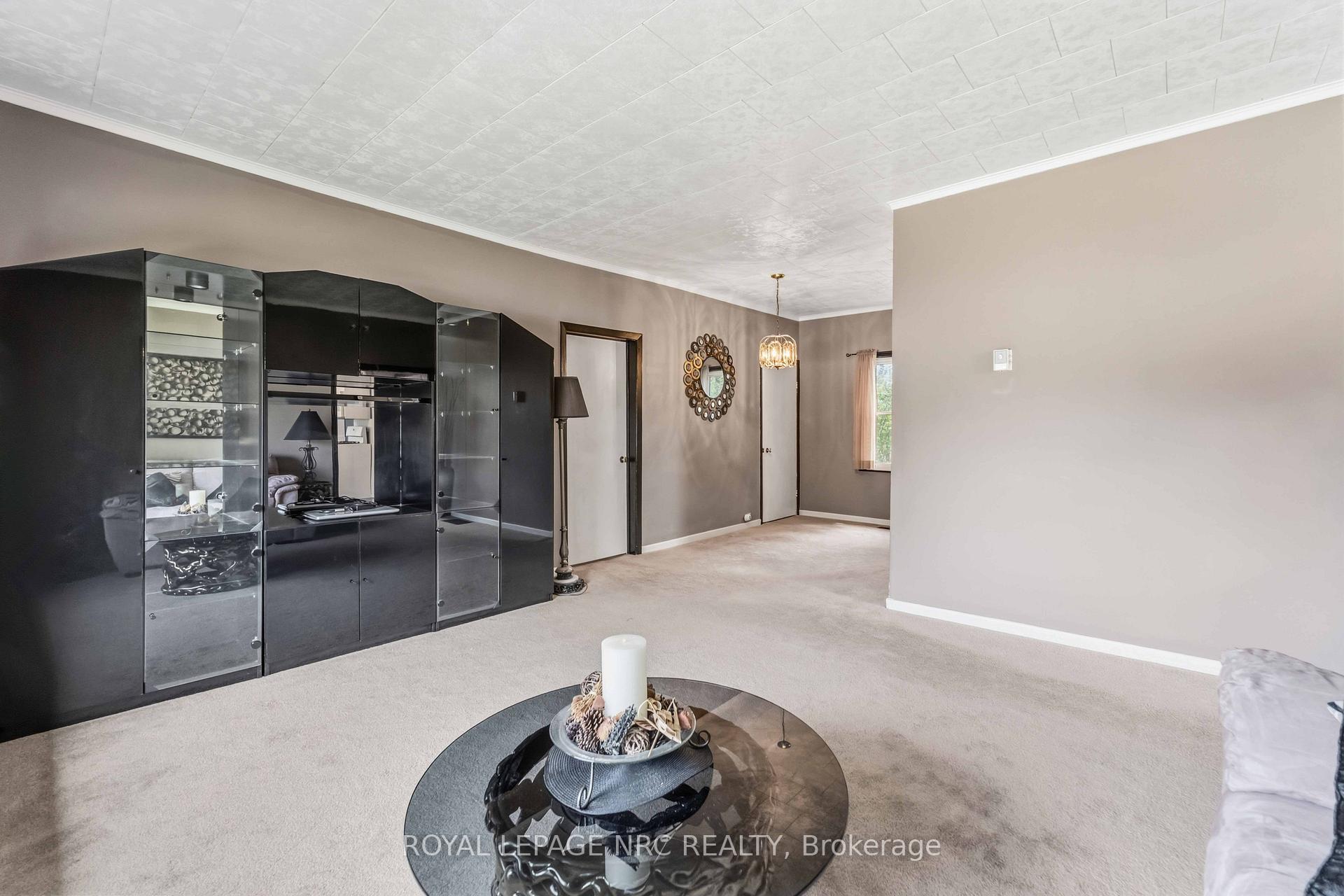 Photo 7 of 304 Scott Street S, St. Catharines, Fairview — HOMEH