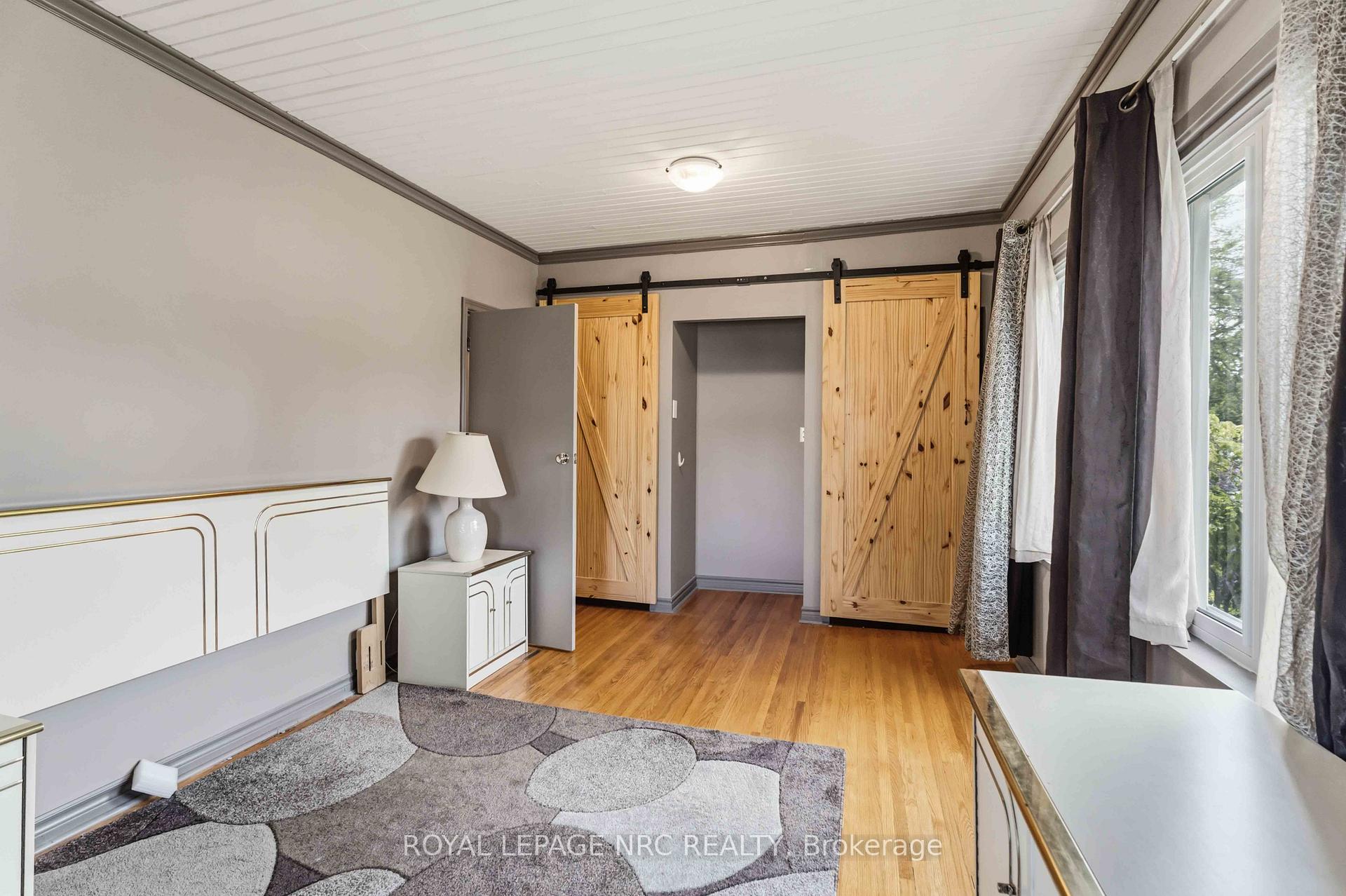 Photo 9 of 304 Scott Street S, St. Catharines, Fairview — HOMEH