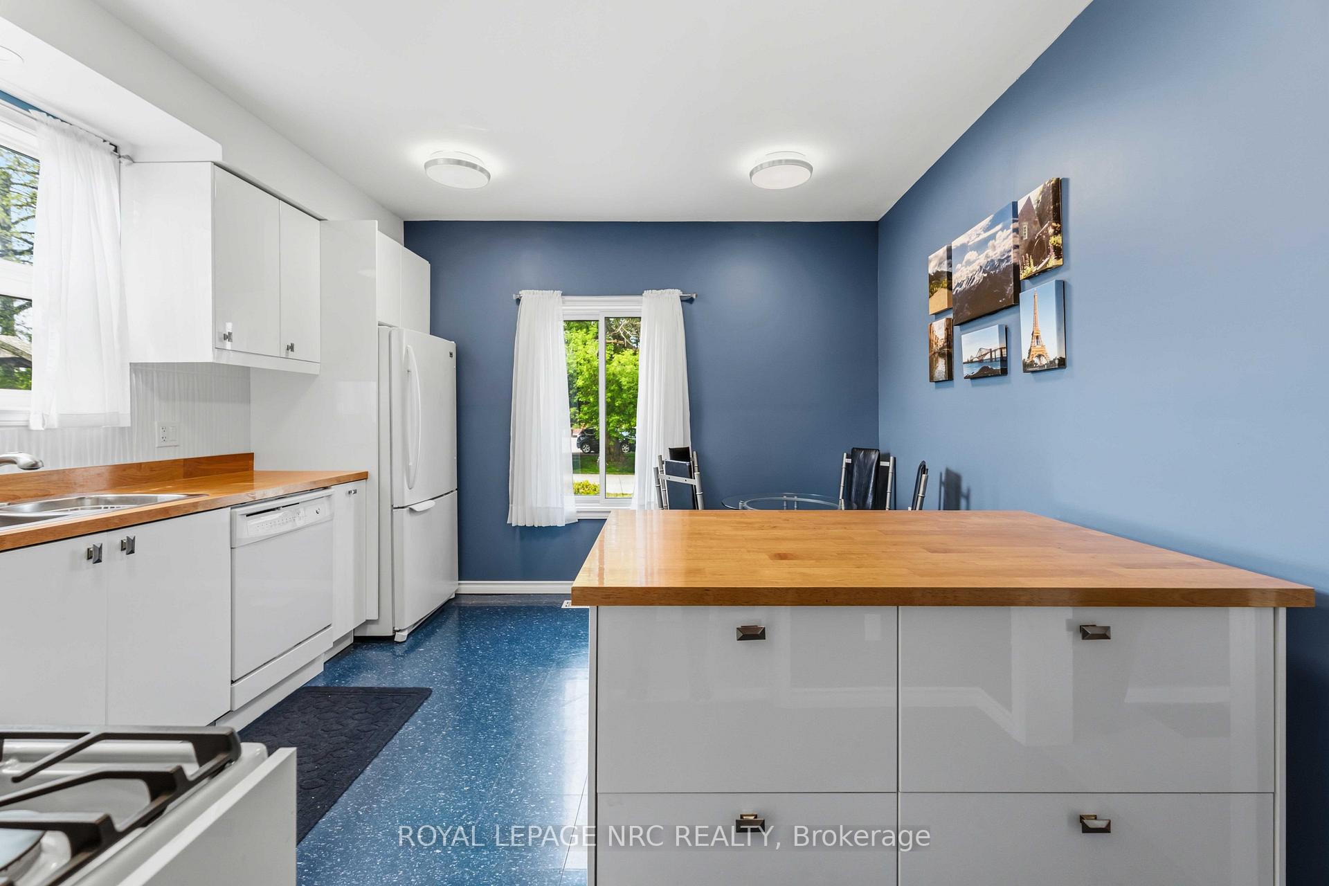 Photo 13 of 304 Scott Street S, St. Catharines, Fairview — HOMEH