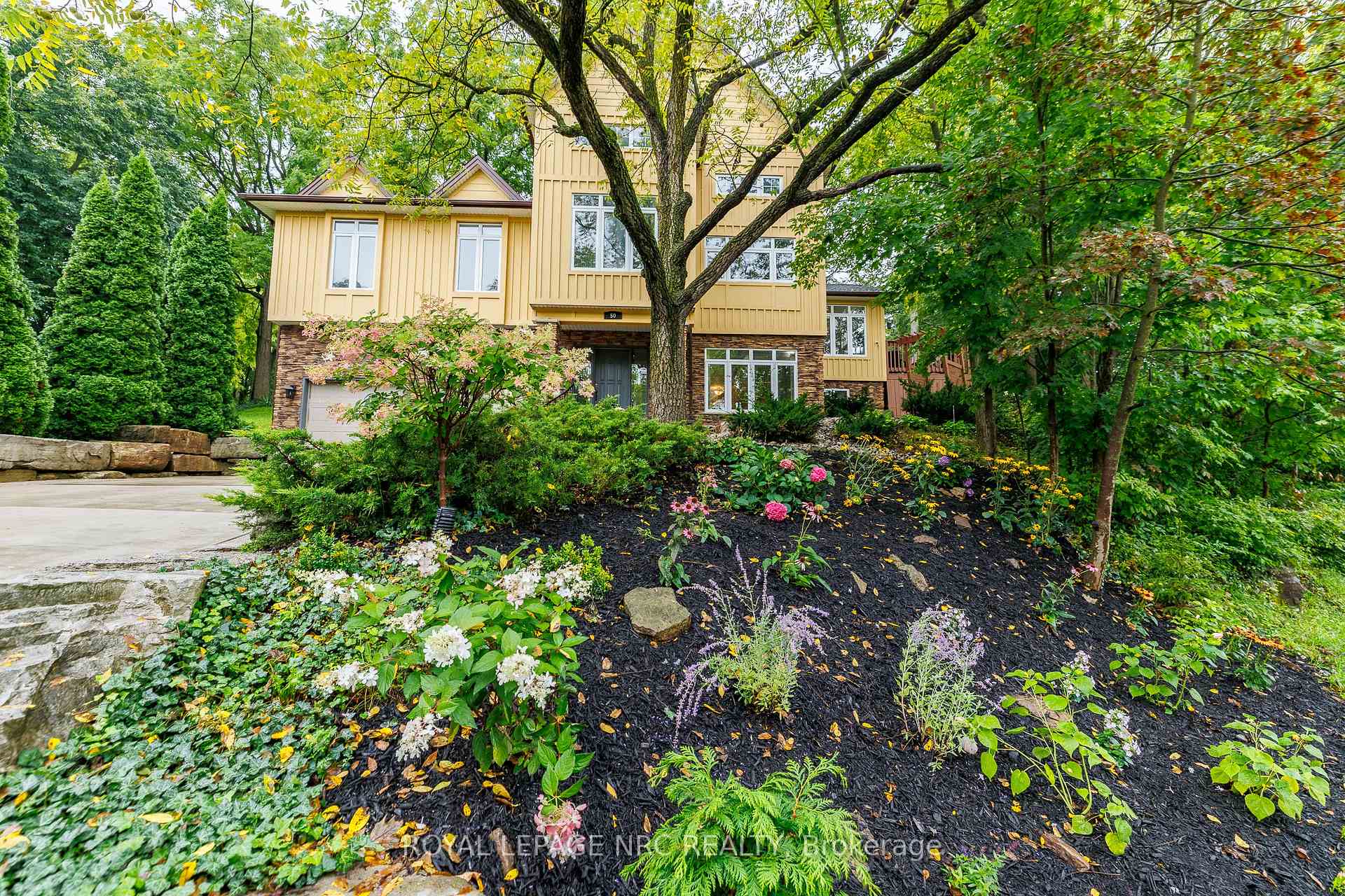 Photo 2 of 50 Tremont Drive, St. Catharines, Glendale/Glenridge — HOMEH
