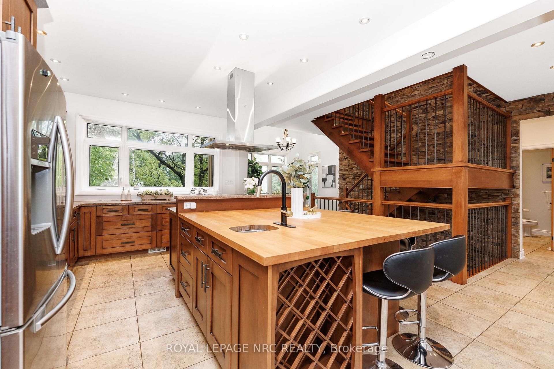 Photo 12 of 50 Tremont Drive, St. Catharines, Glendale/Glenridge — HOMEH