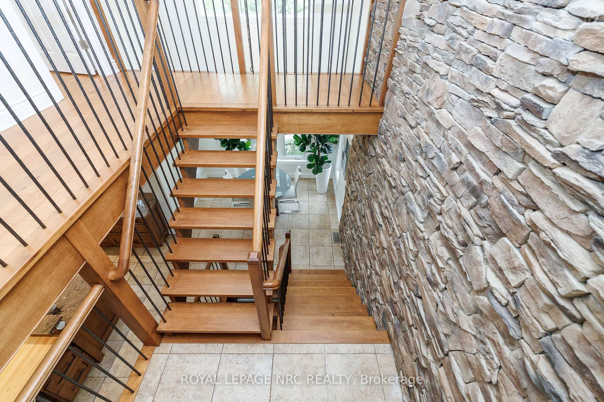 Photo 31 of 50 Tremont Drive, St. Catharines, Glendale/Glenridge — HOMEH