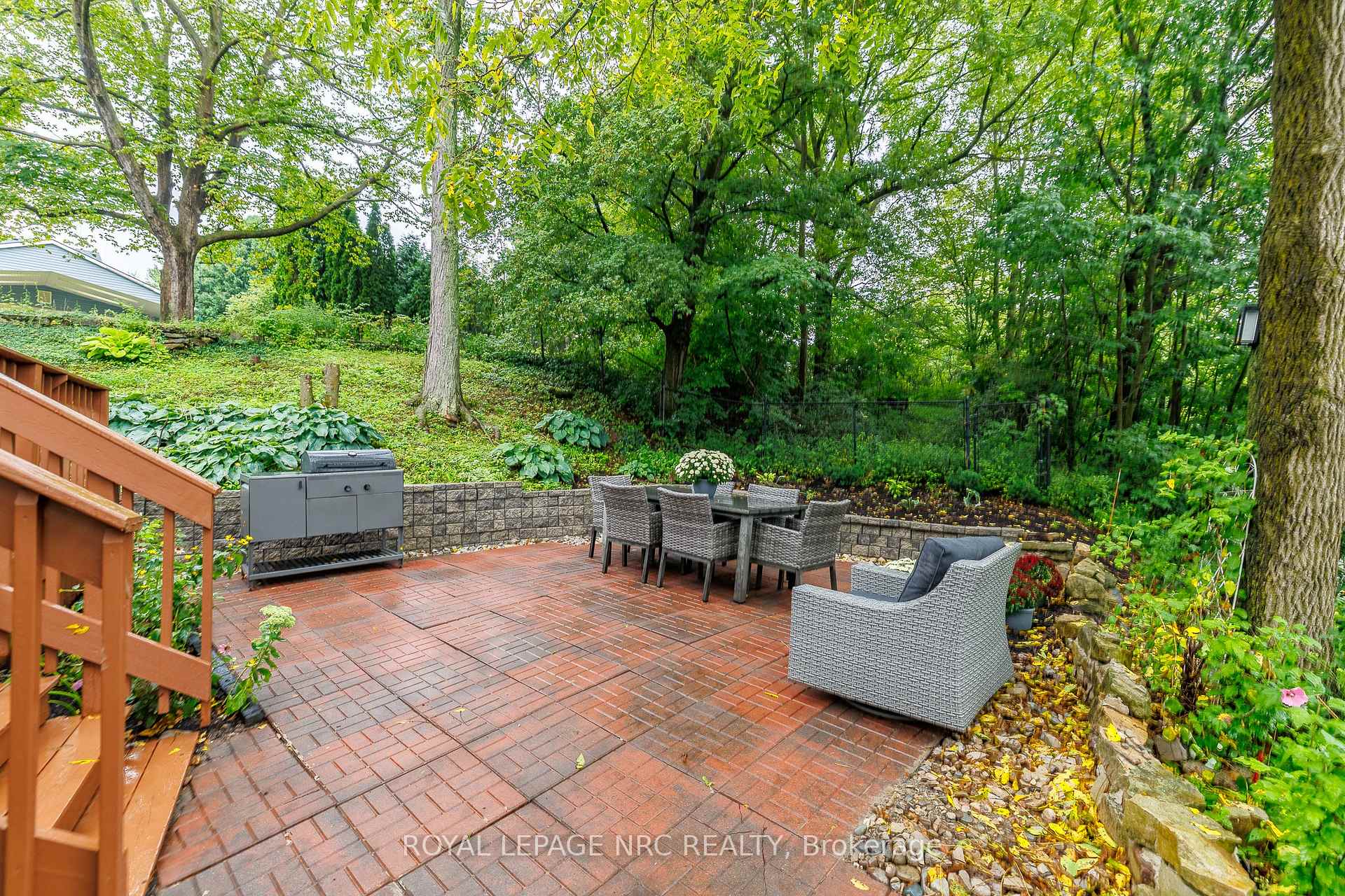 Photo 41 of 50 Tremont Drive, St. Catharines, Glendale/Glenridge — HOMEH