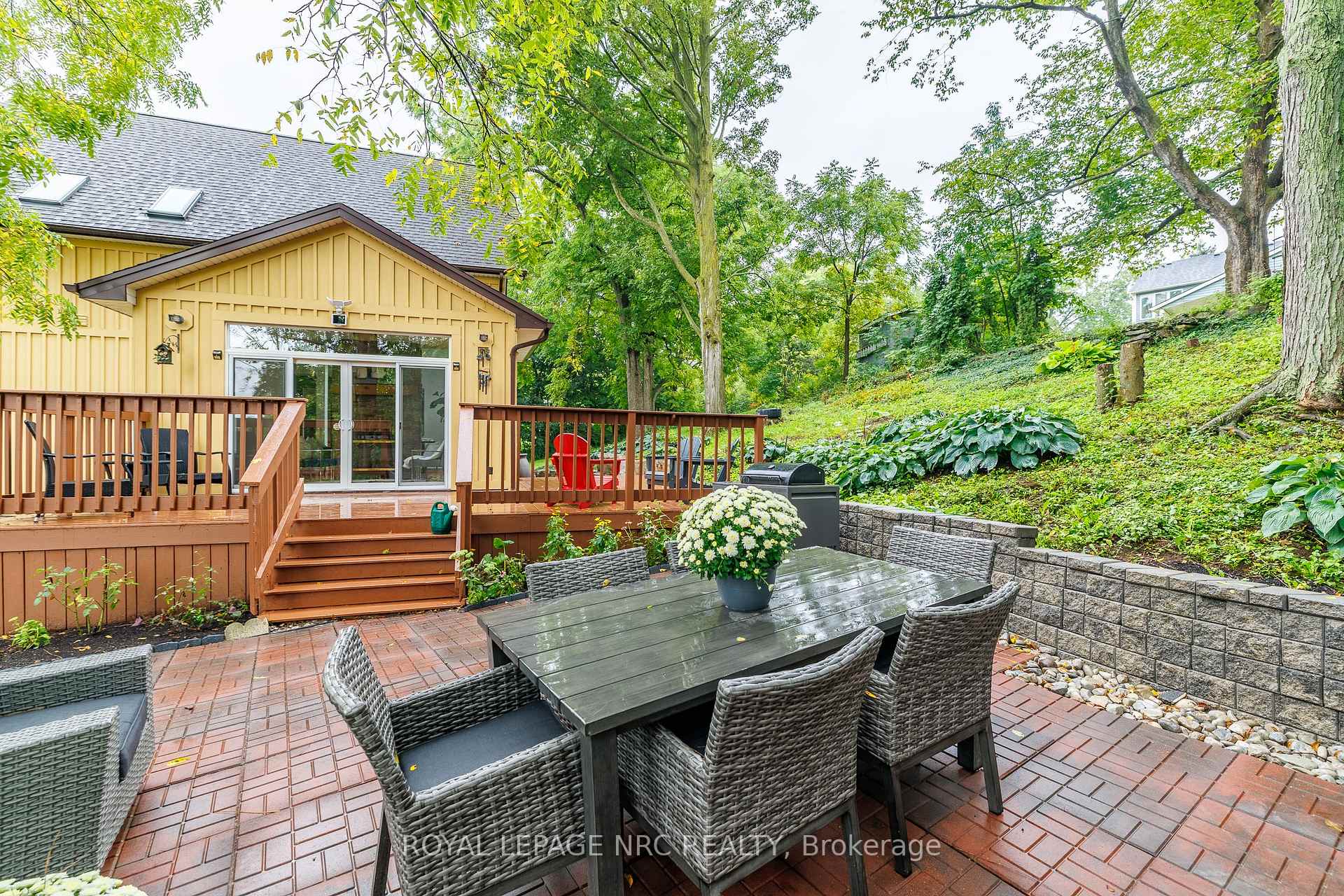 Photo 44 of 50 Tremont Drive, St. Catharines, Glendale/Glenridge — HOMEH