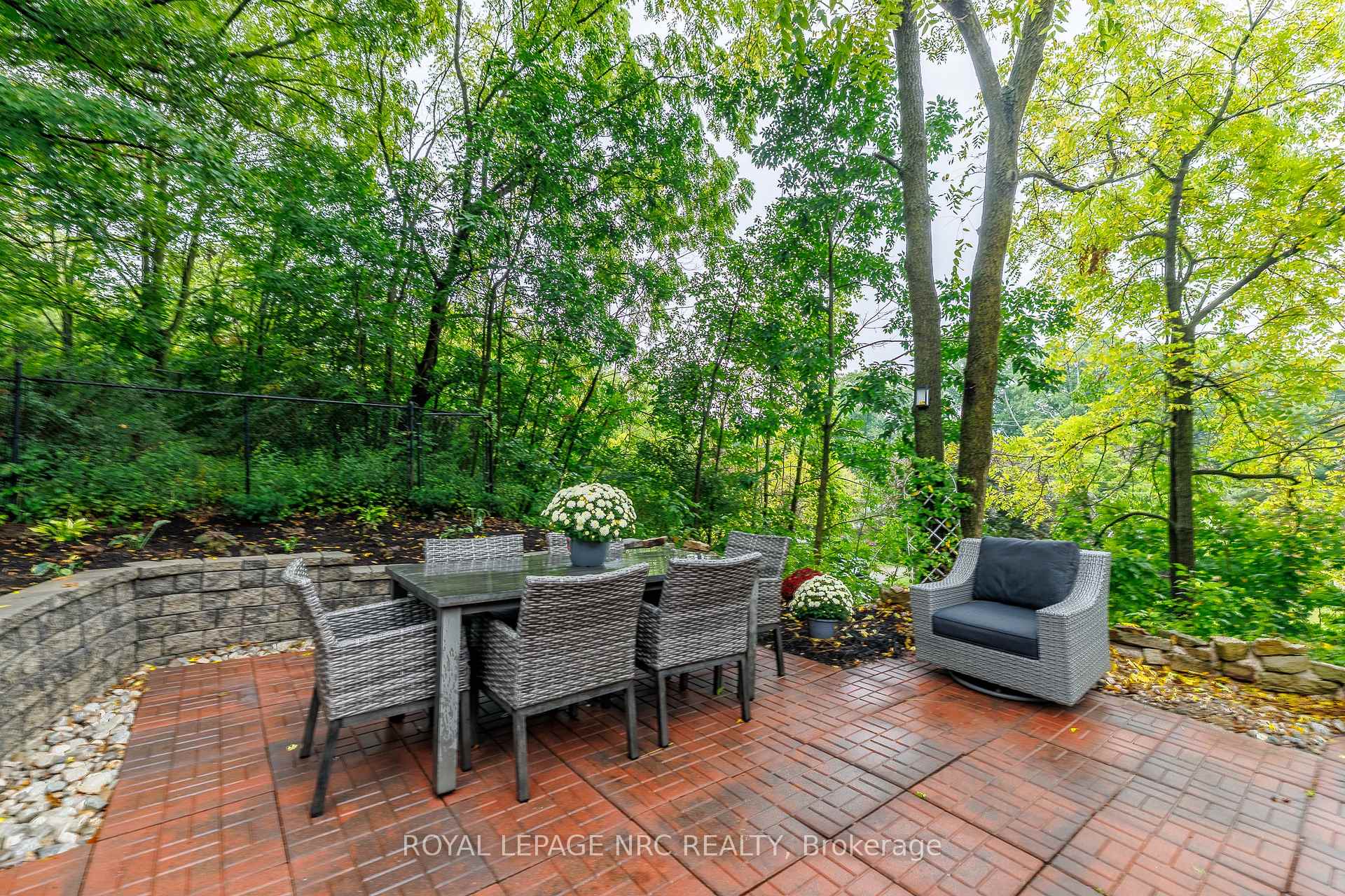 Photo 46 of 50 Tremont Drive, St. Catharines, Glendale/Glenridge — HOMEH