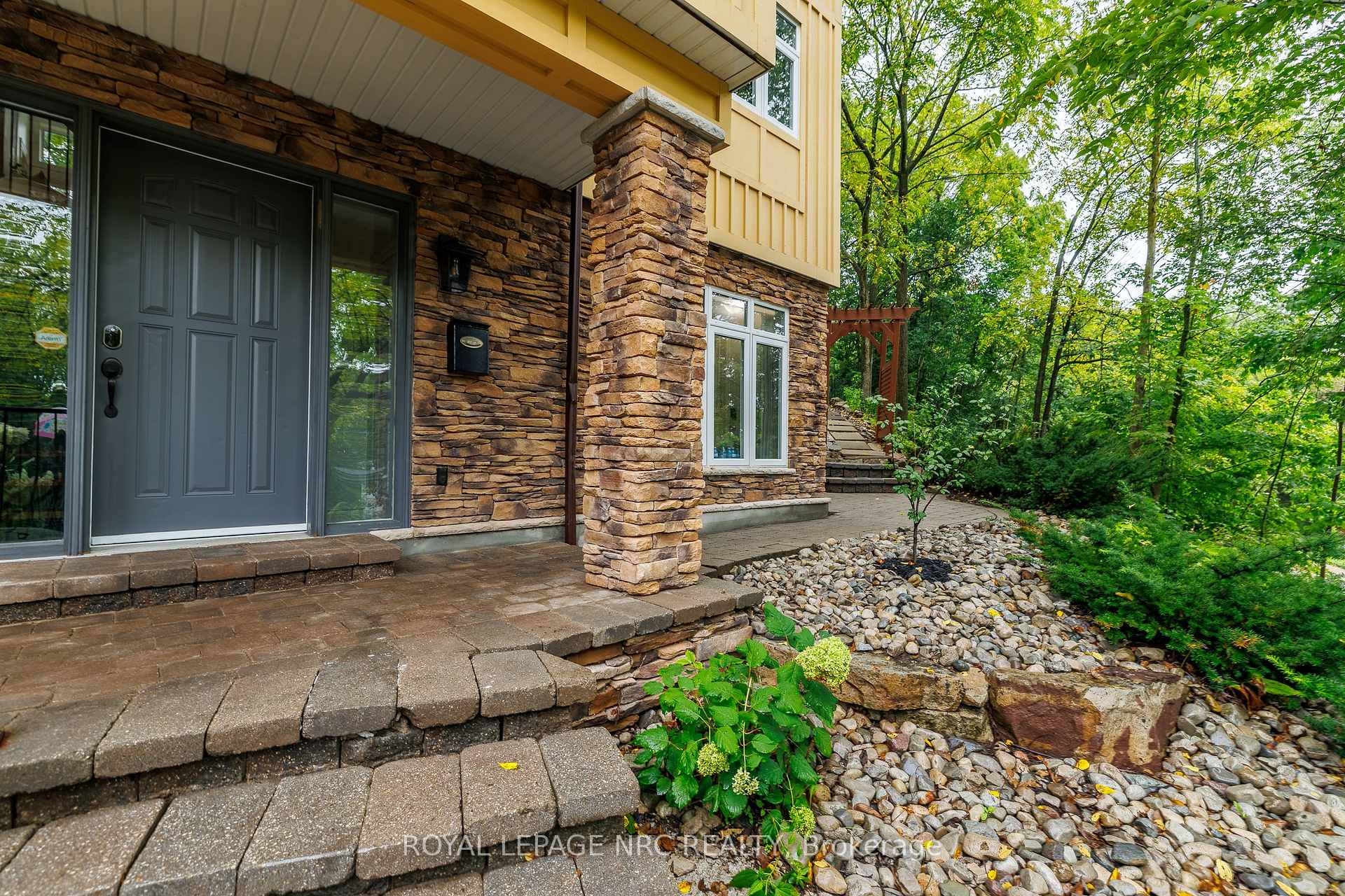 Photo 50 of 50 Tremont Drive, St. Catharines, Glendale/Glenridge — HOMEH