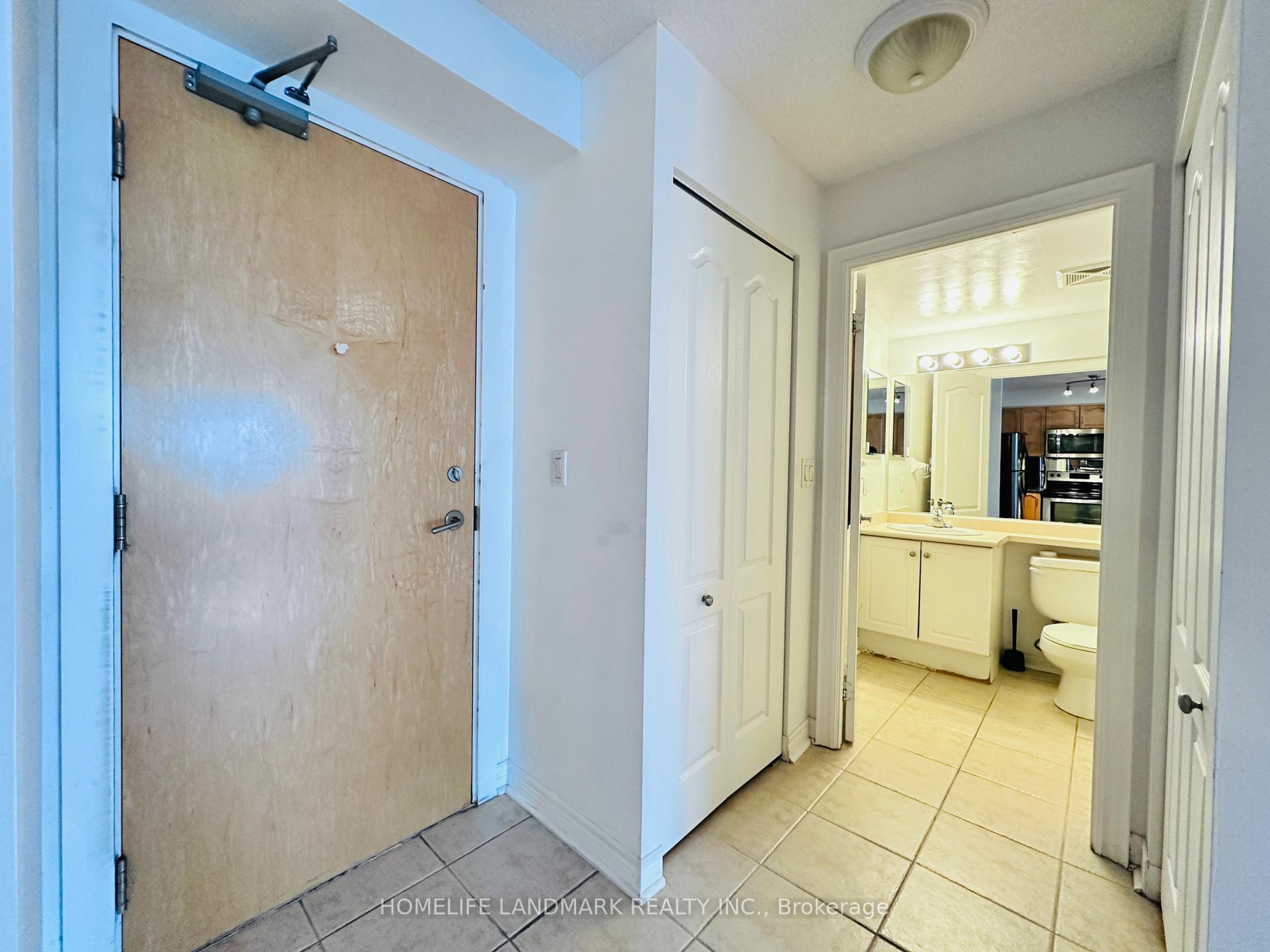 Photo 2 of Unit 1802, 212 Eglinton Avenue E, Toronto, Mount Pleasant West — HOMEH