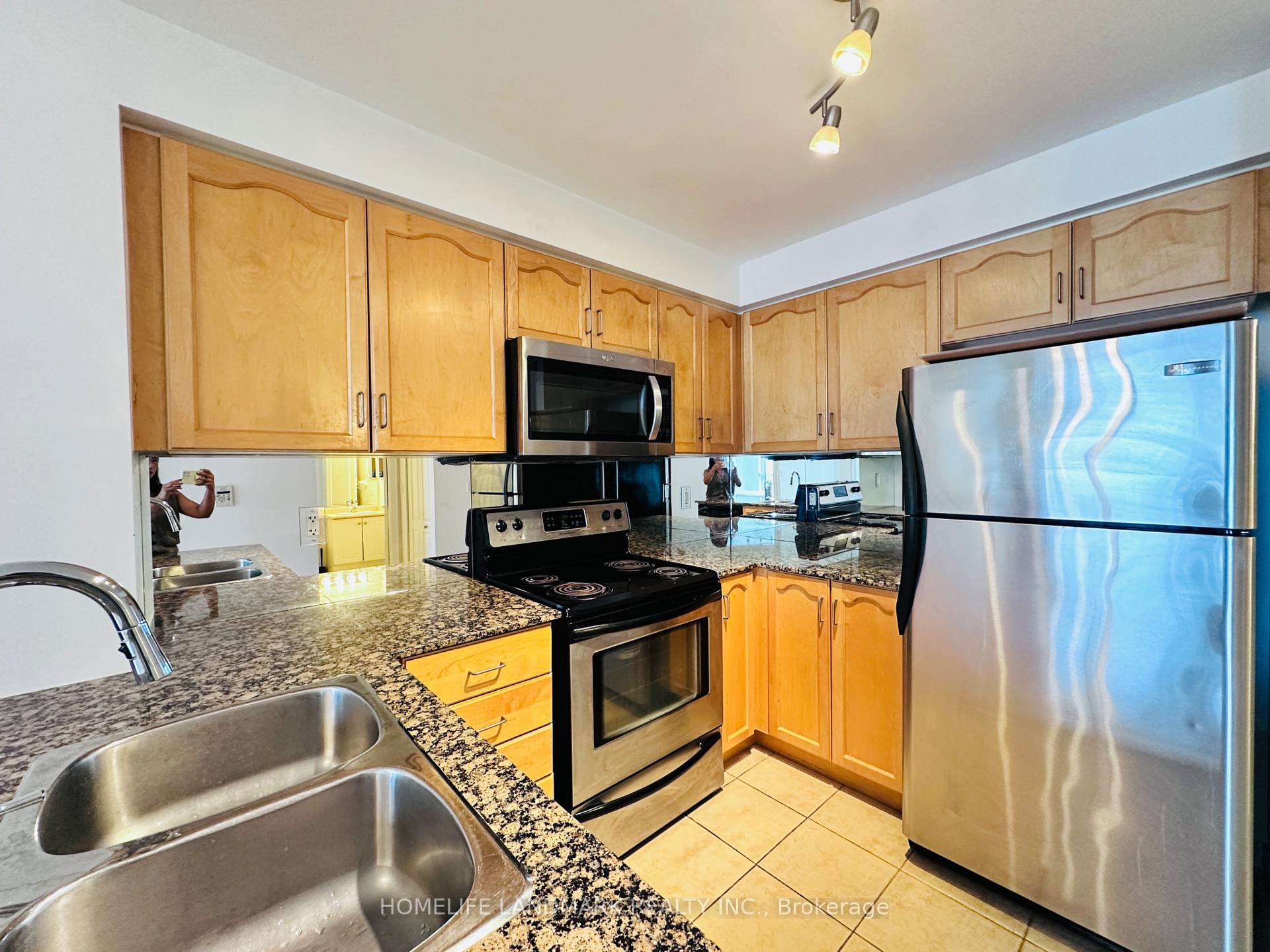 Photo 8 of Unit 1802, 212 Eglinton Avenue E, Toronto, Mount Pleasant West — HOMEH